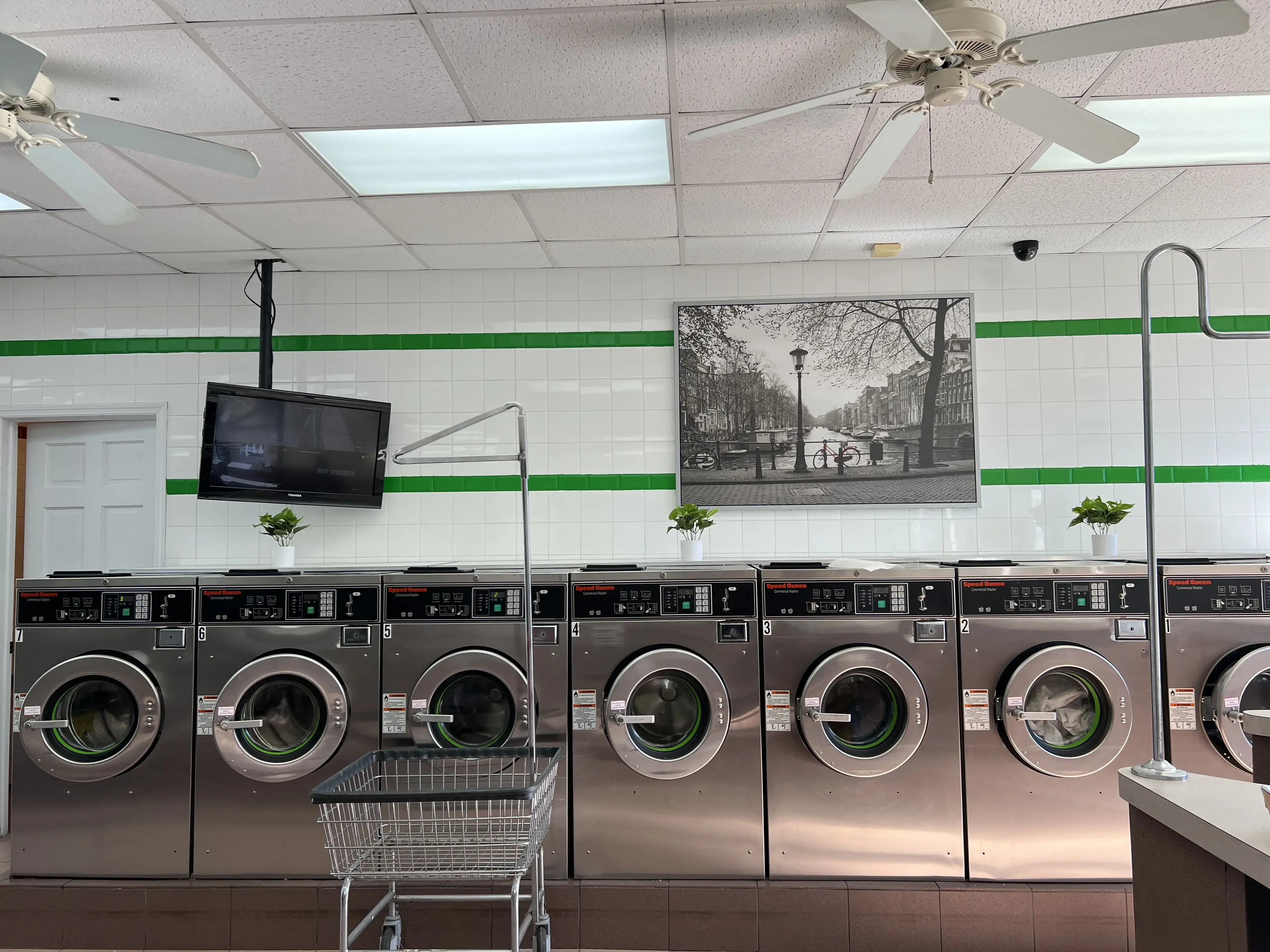 Laundry Room & Dry Cleaning - Image 13