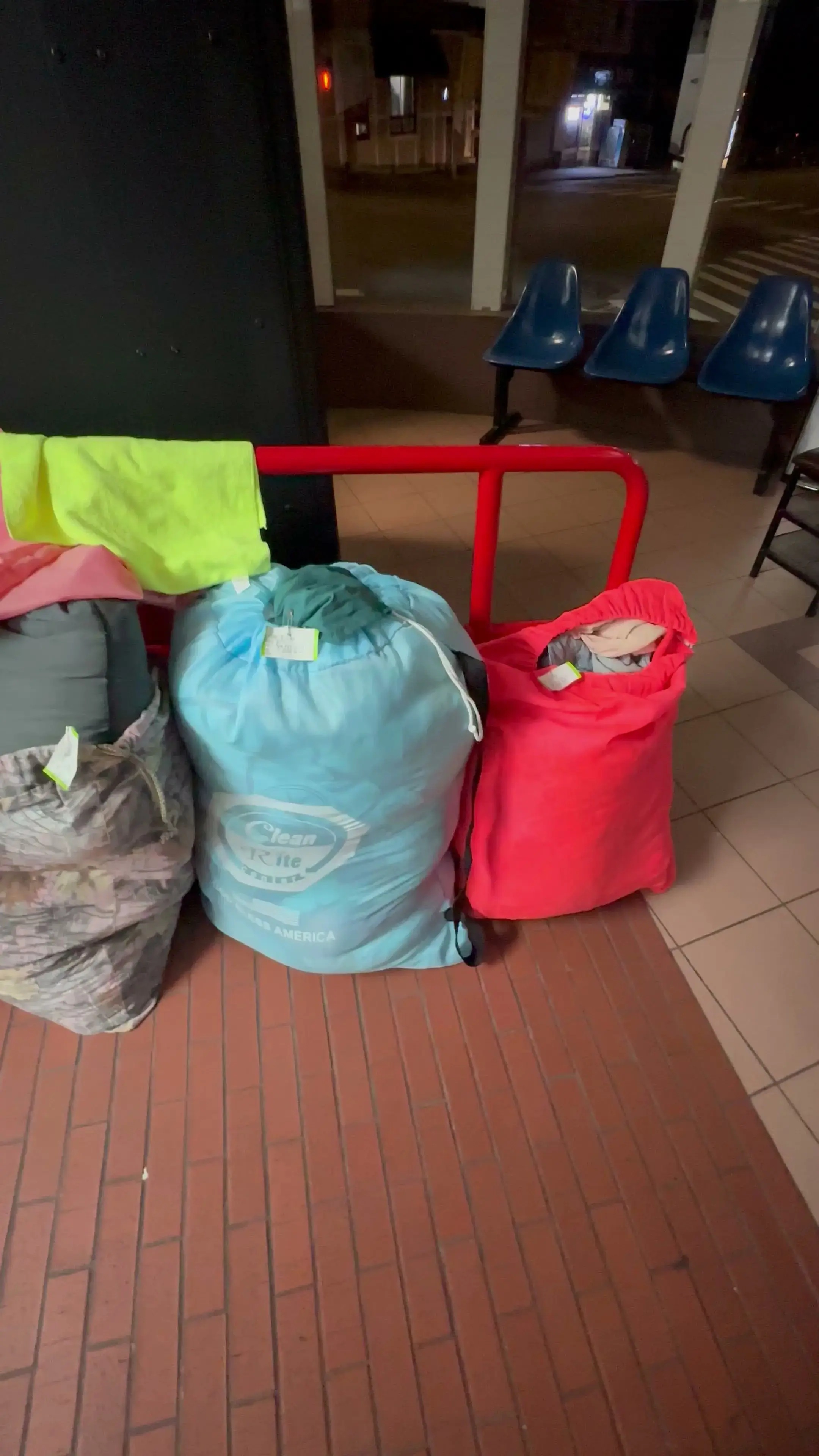 Laundry Room & Dry Cleaning thumbnail 2