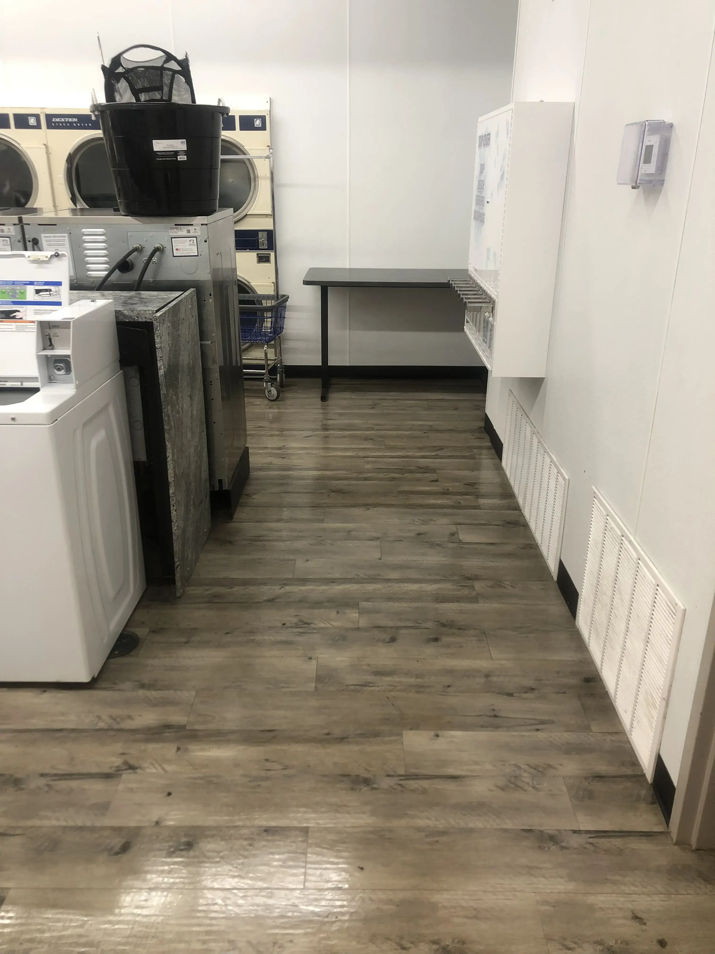 Laundry Room - Image 5