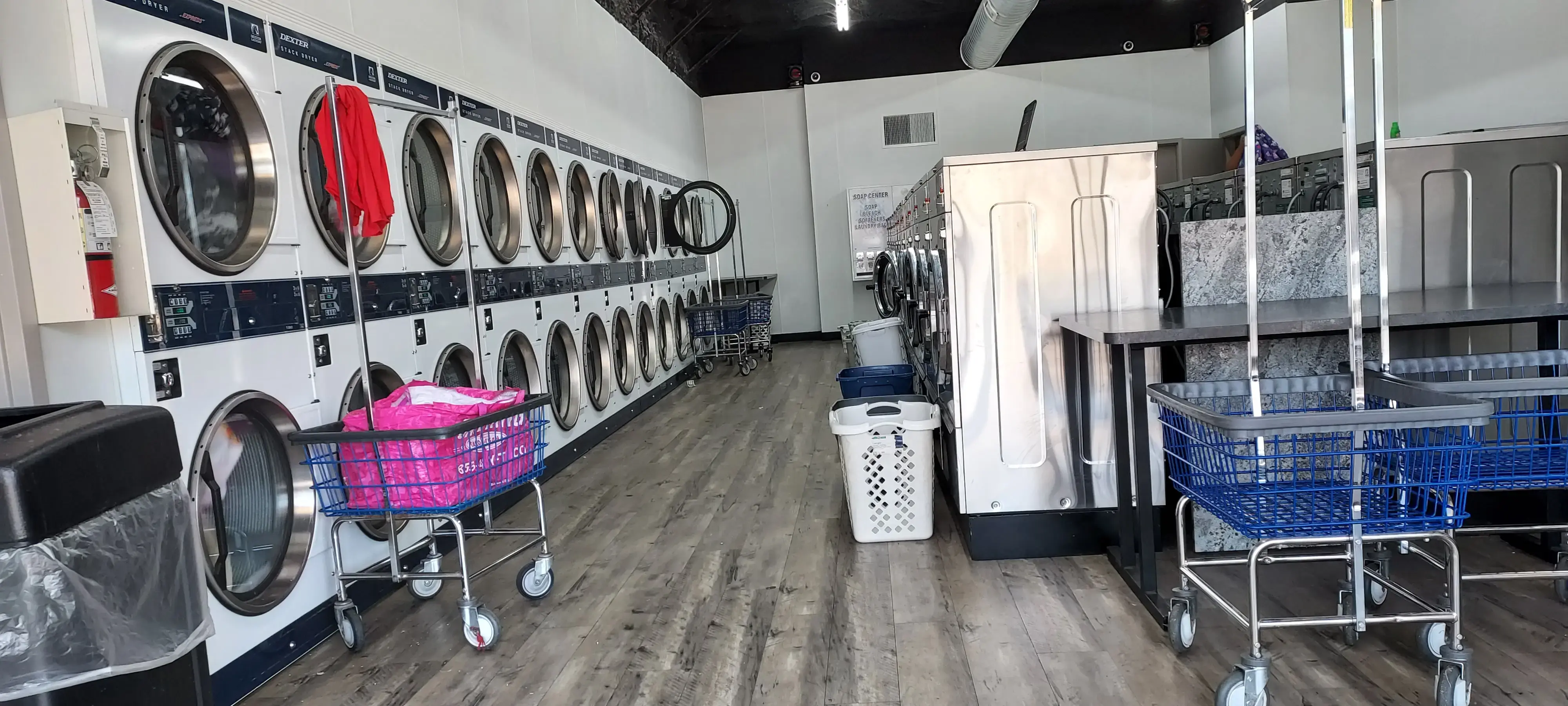 Laundry Room thumbnail 9
