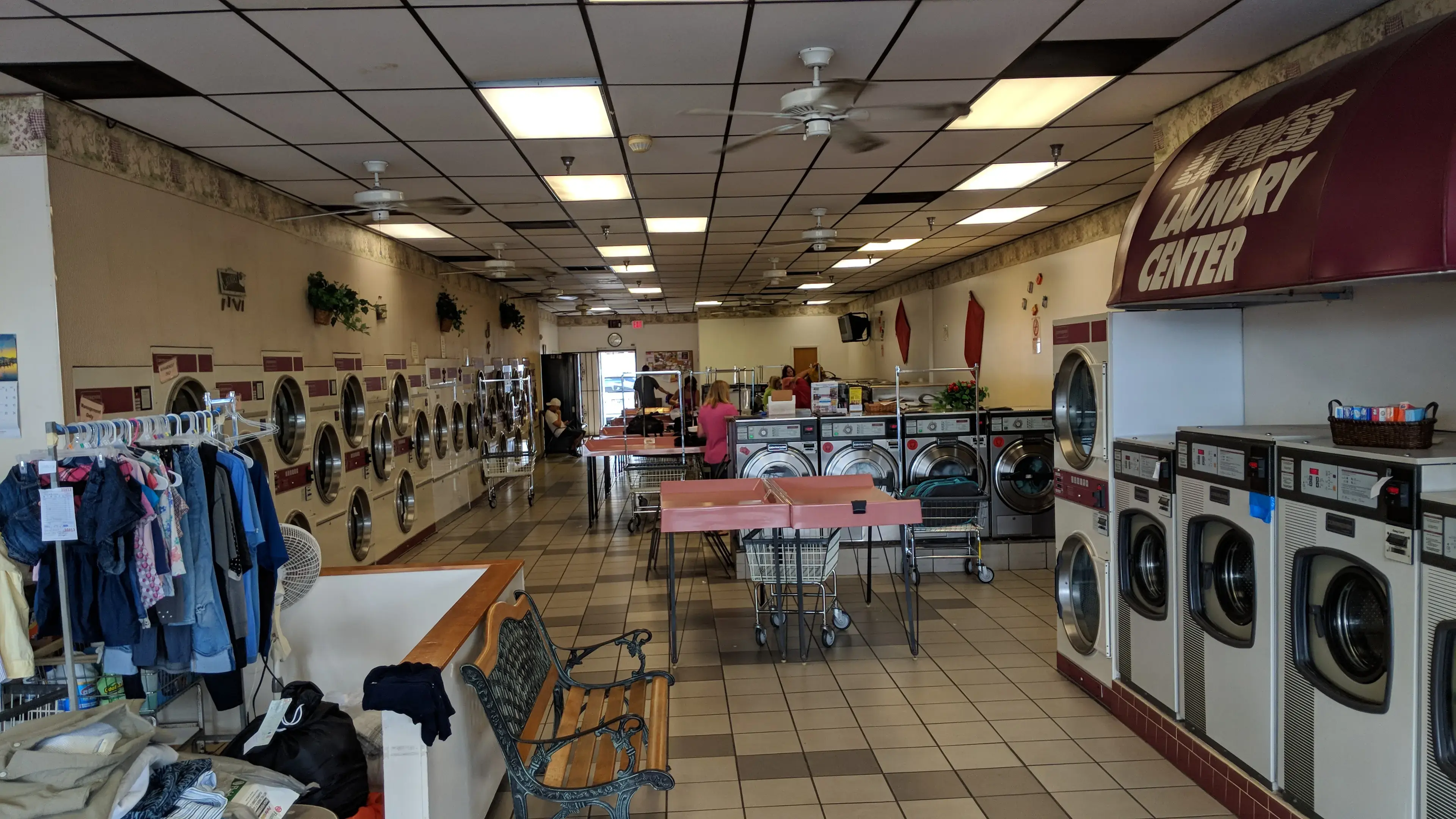 Laundry Room of Brandon thumbnail 1