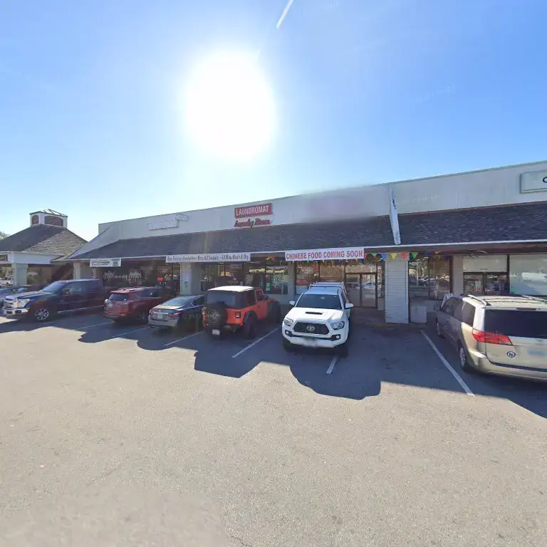 Laundry Room of Brandon thumbnail 18