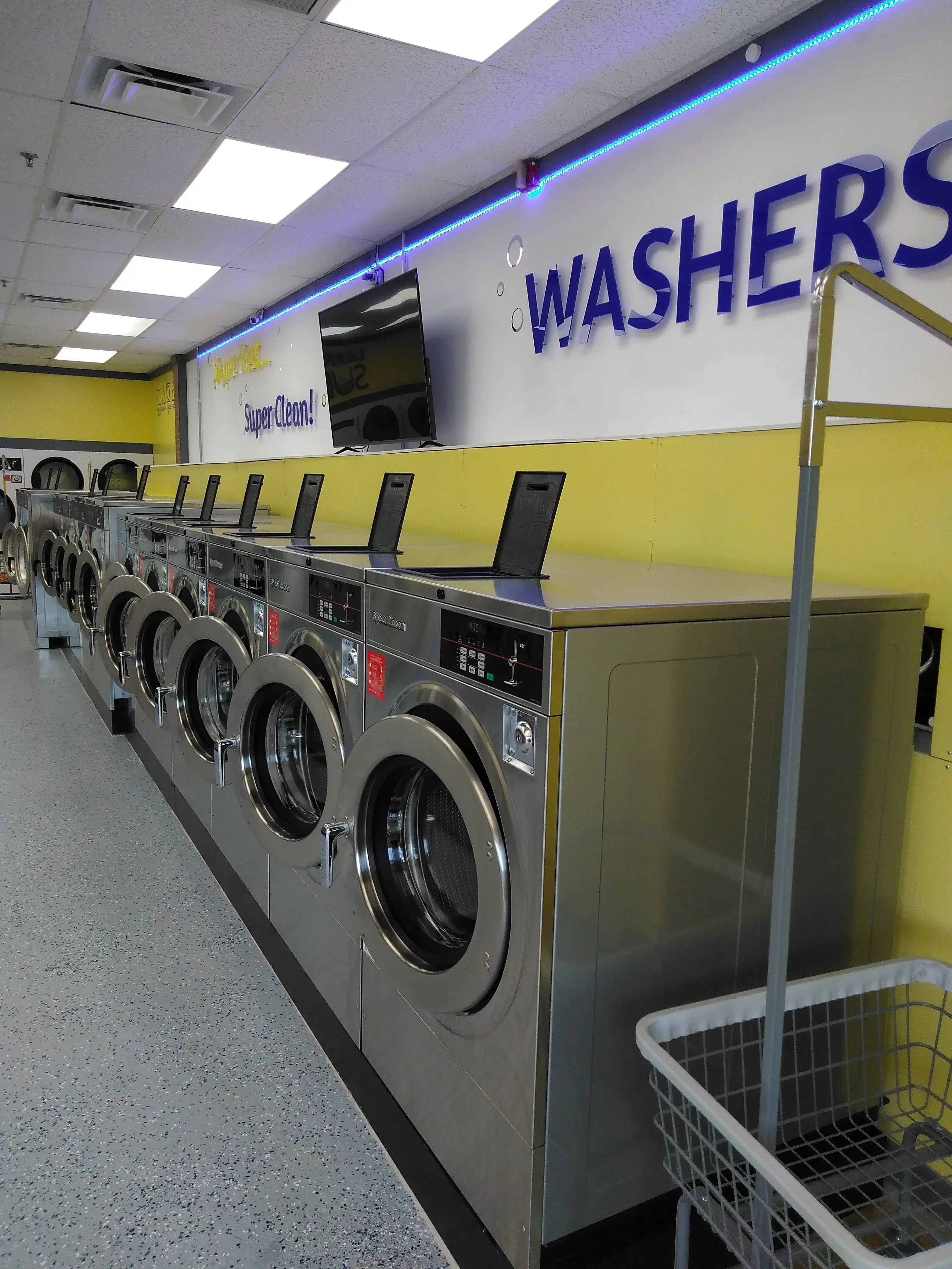 Laundry Suds Laundromat thumbnail 17
