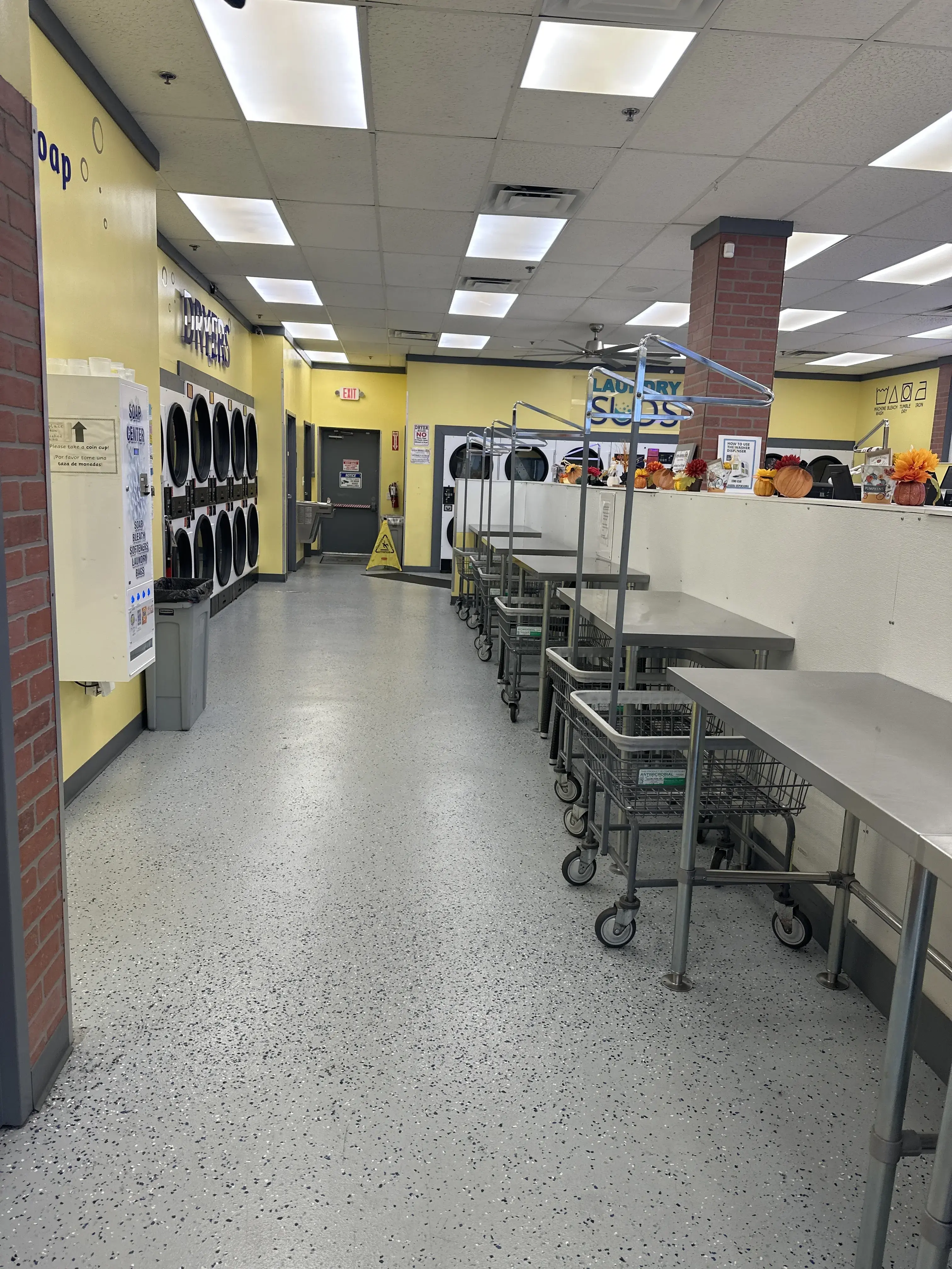 Laundry Suds Laundromat - Image 6