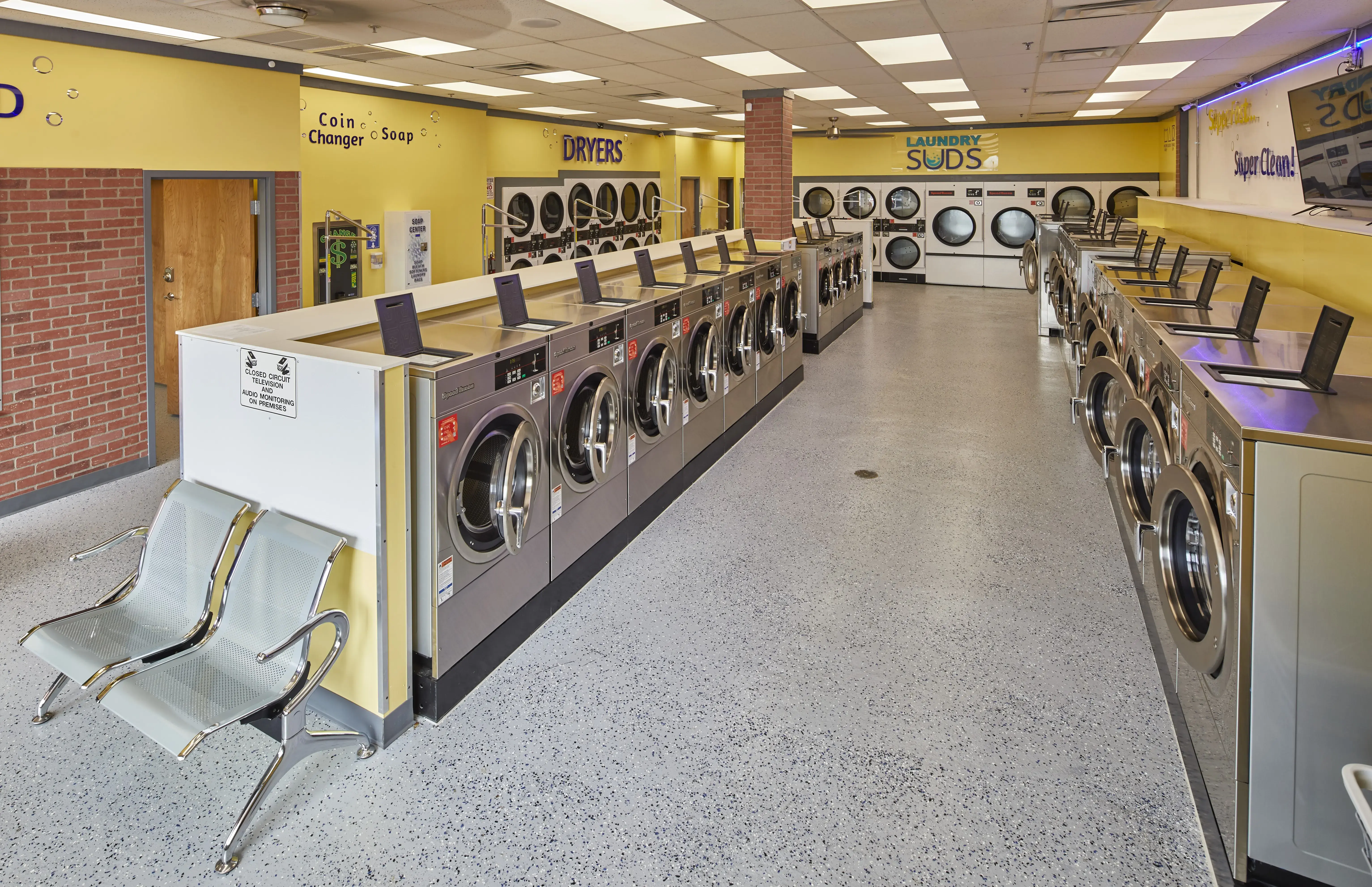 Laundry Suds Laundromat - Image 5