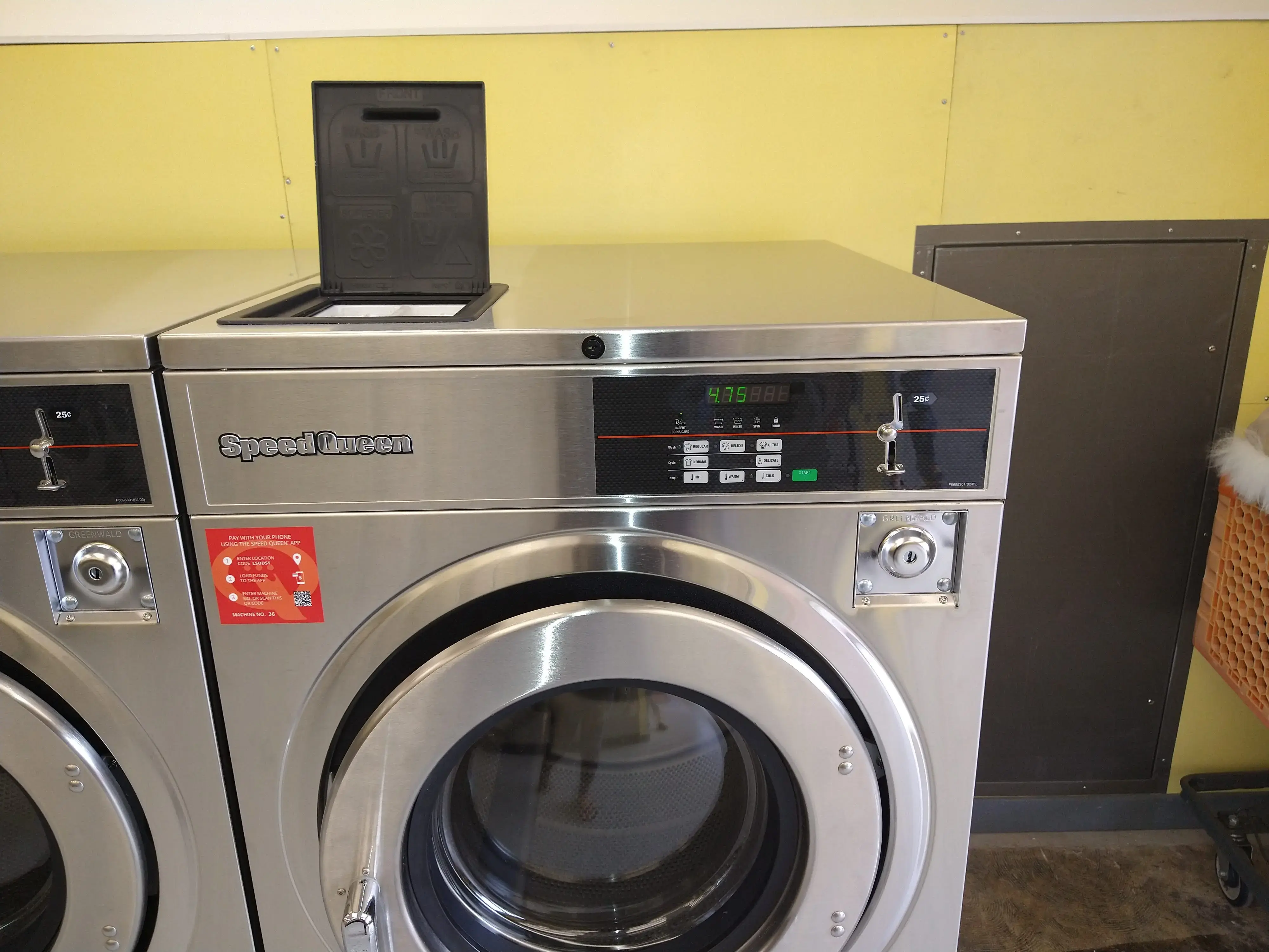 Laundry Suds Laundromat - Image 16
