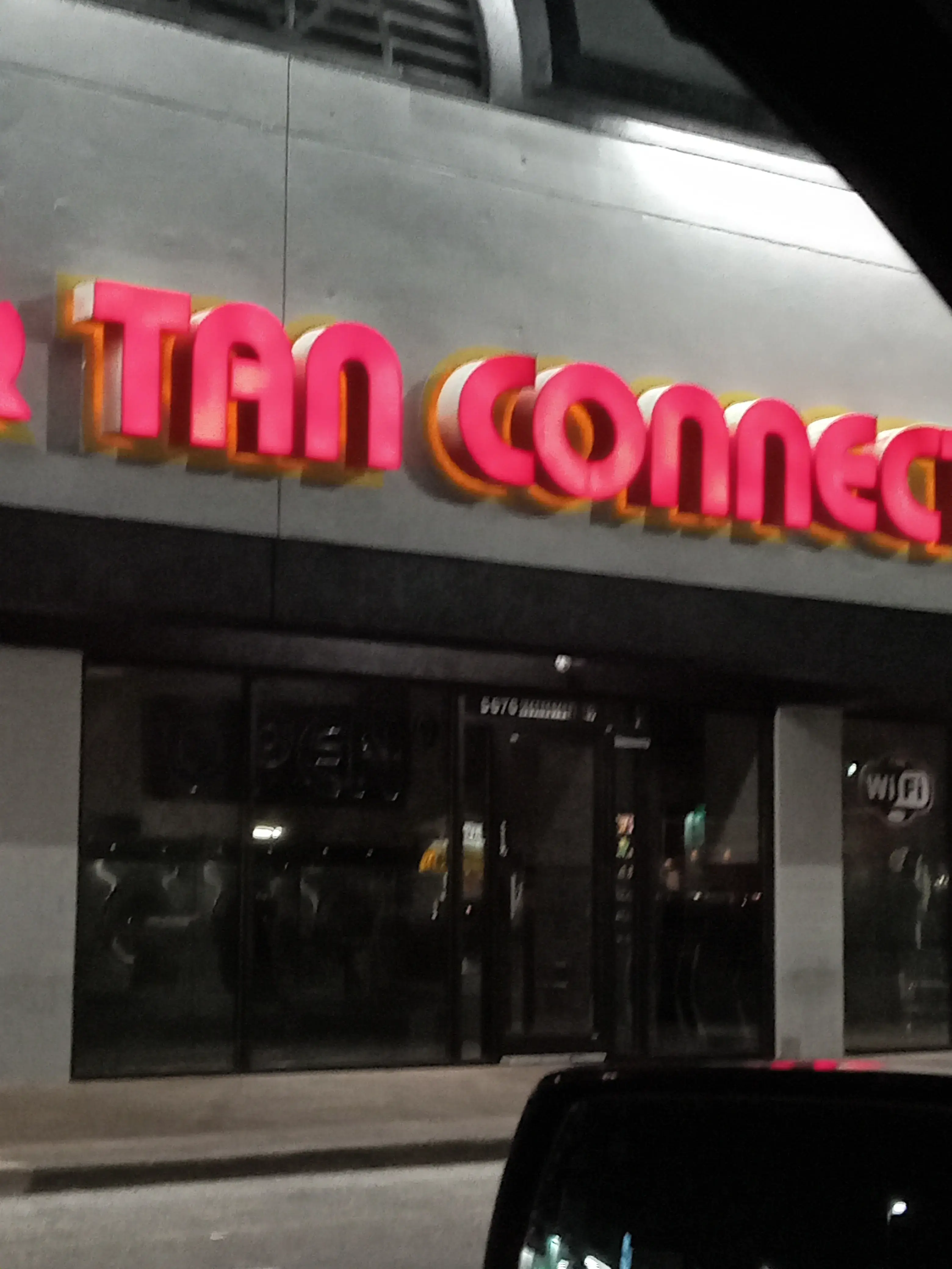 Laundry & Tan Connection thumbnail 11