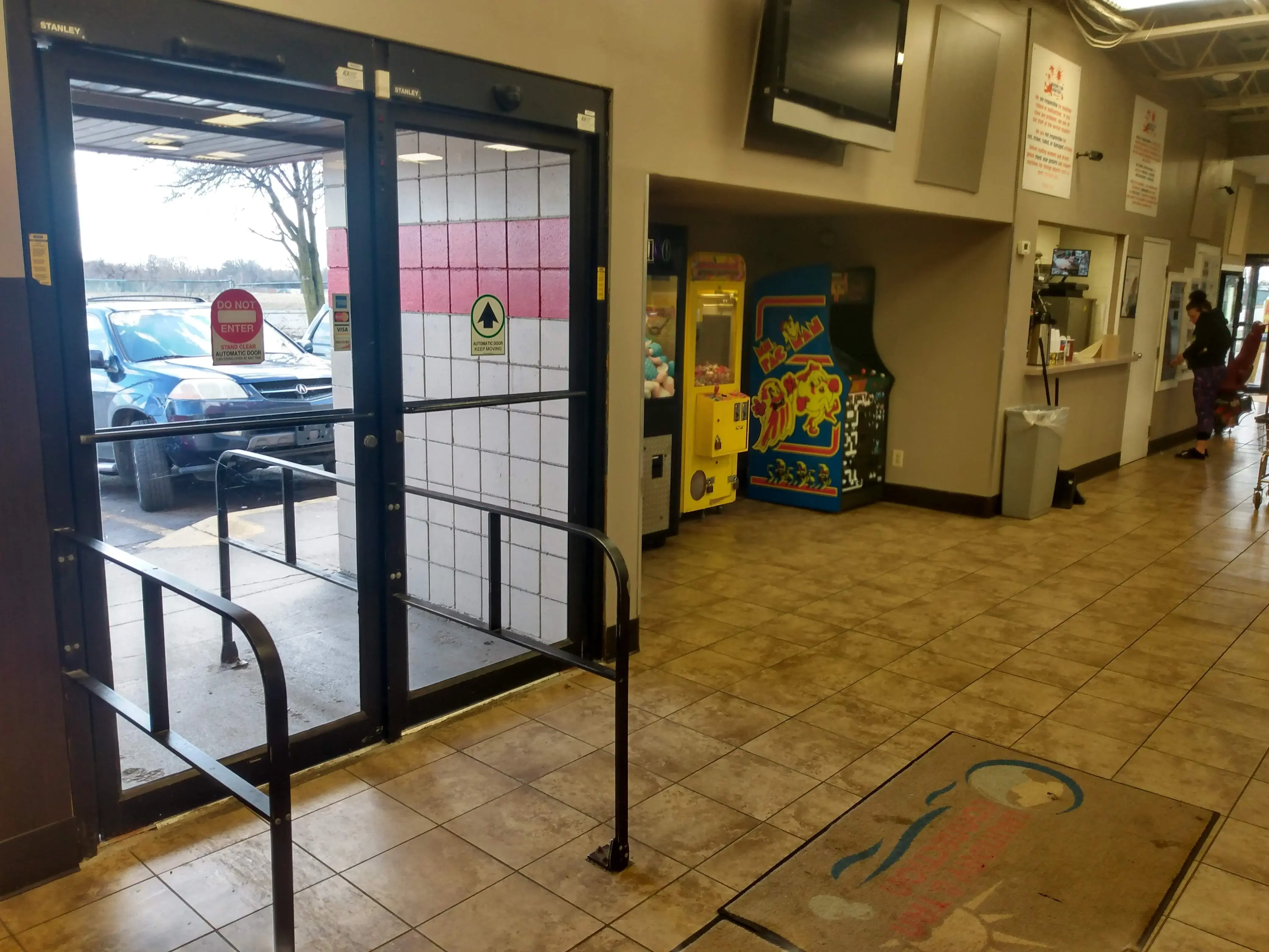 Laundry & Tan Connection thumbnail 6