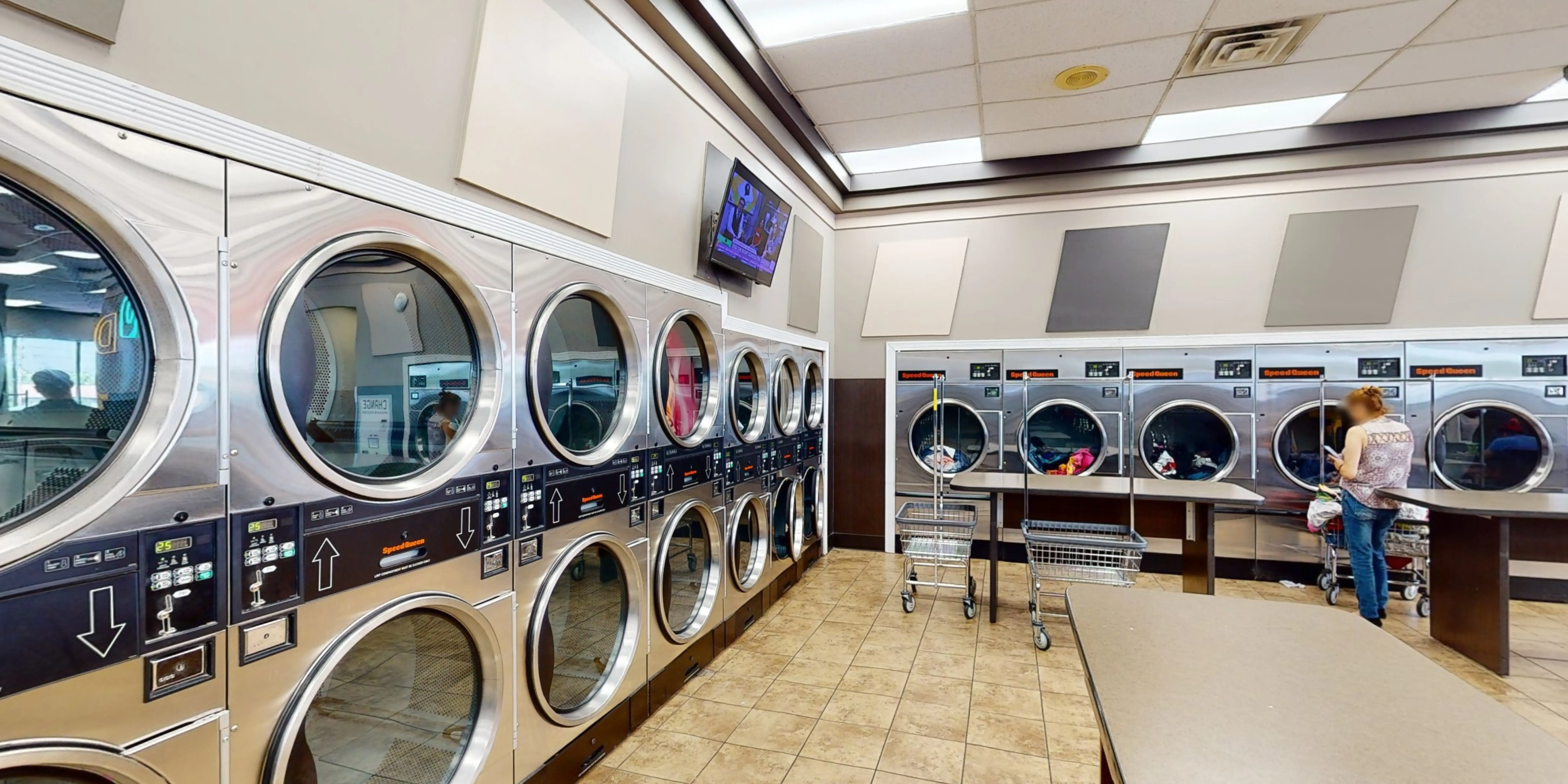 Laundry & Tan Connection - Image 1