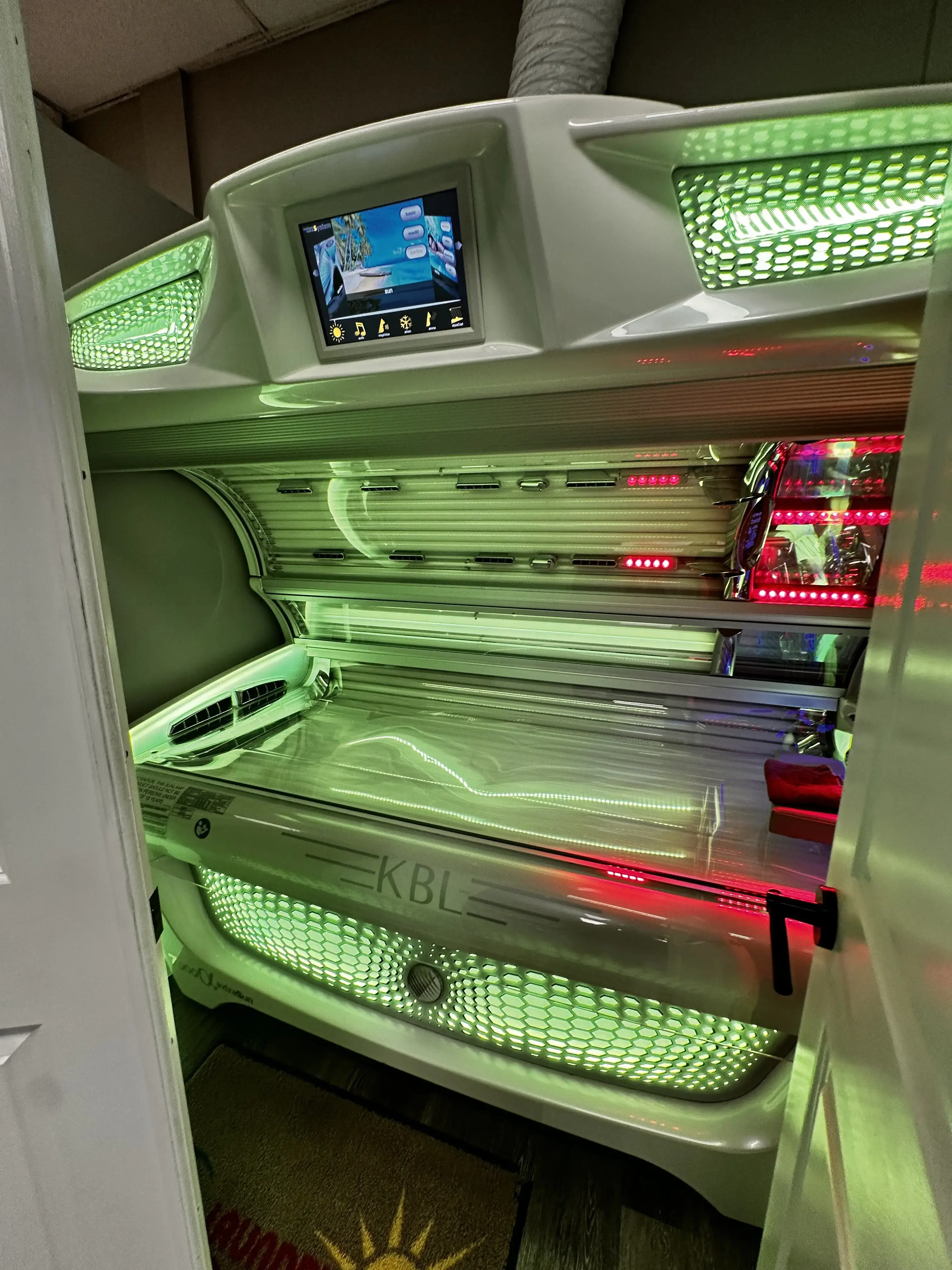 Laundry & Tan Connection - Image 6