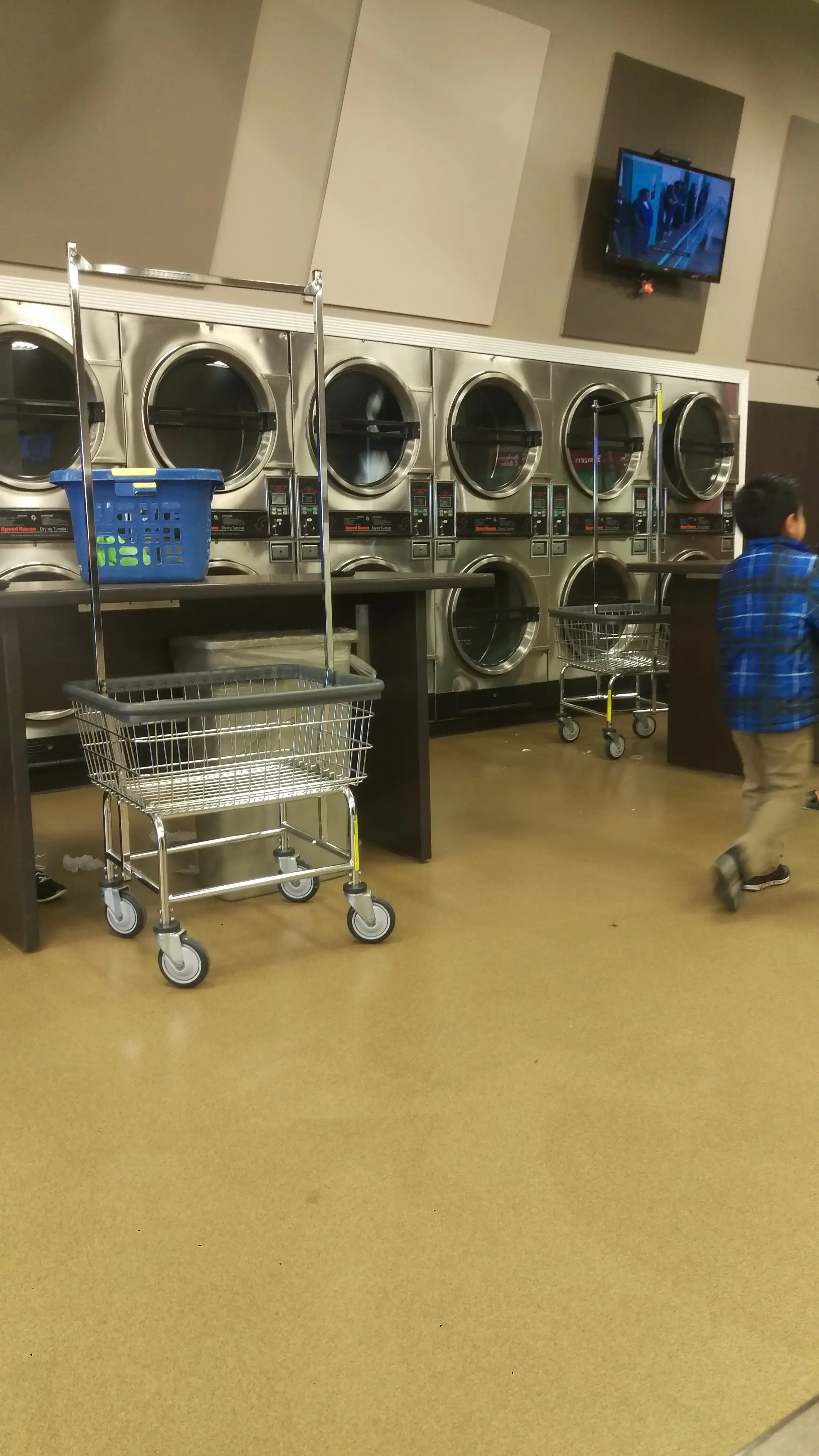 Laundry & Tan Connection thumbnail 7