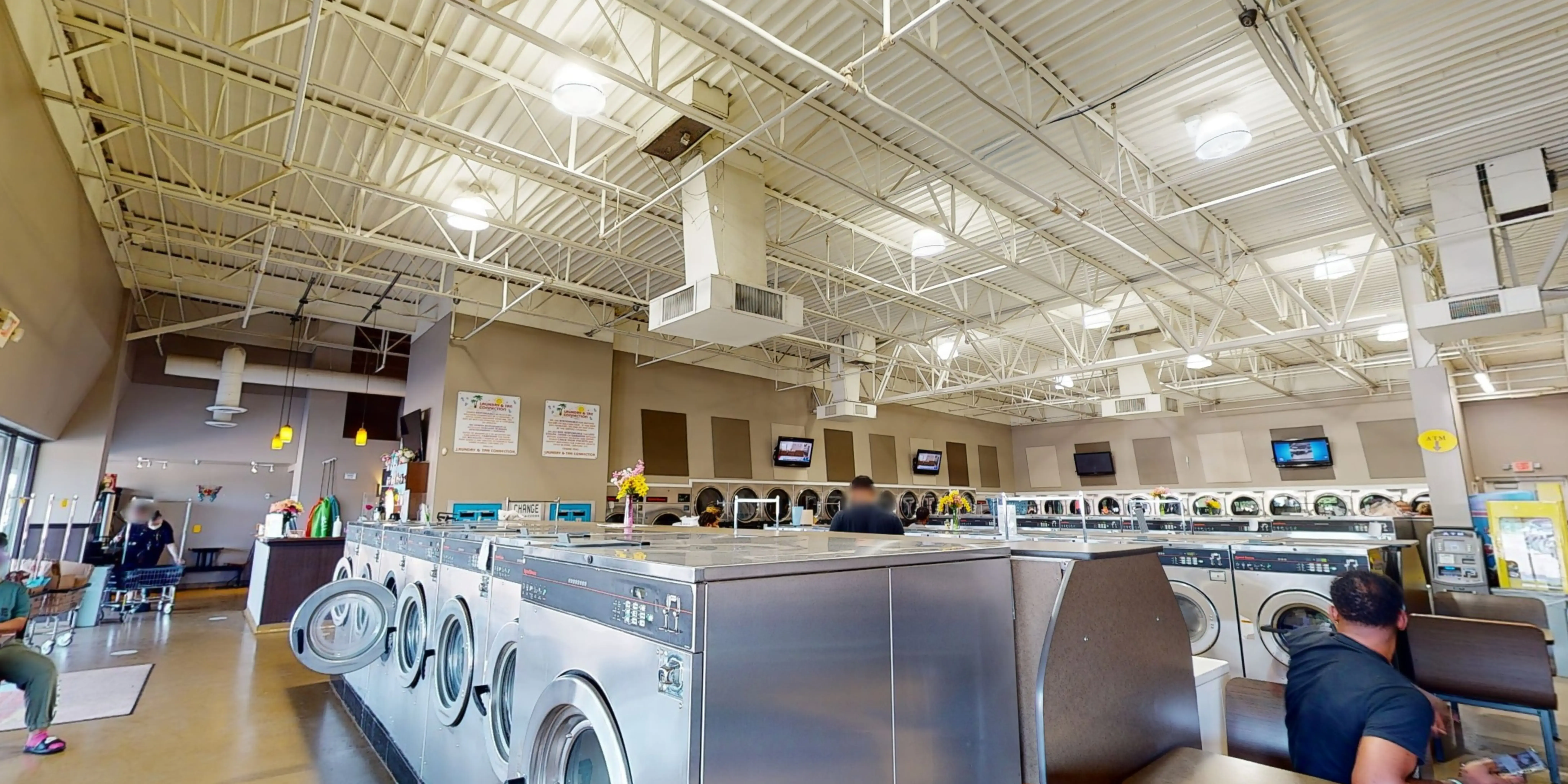 Laundry & Tan Connection thumbnail 9