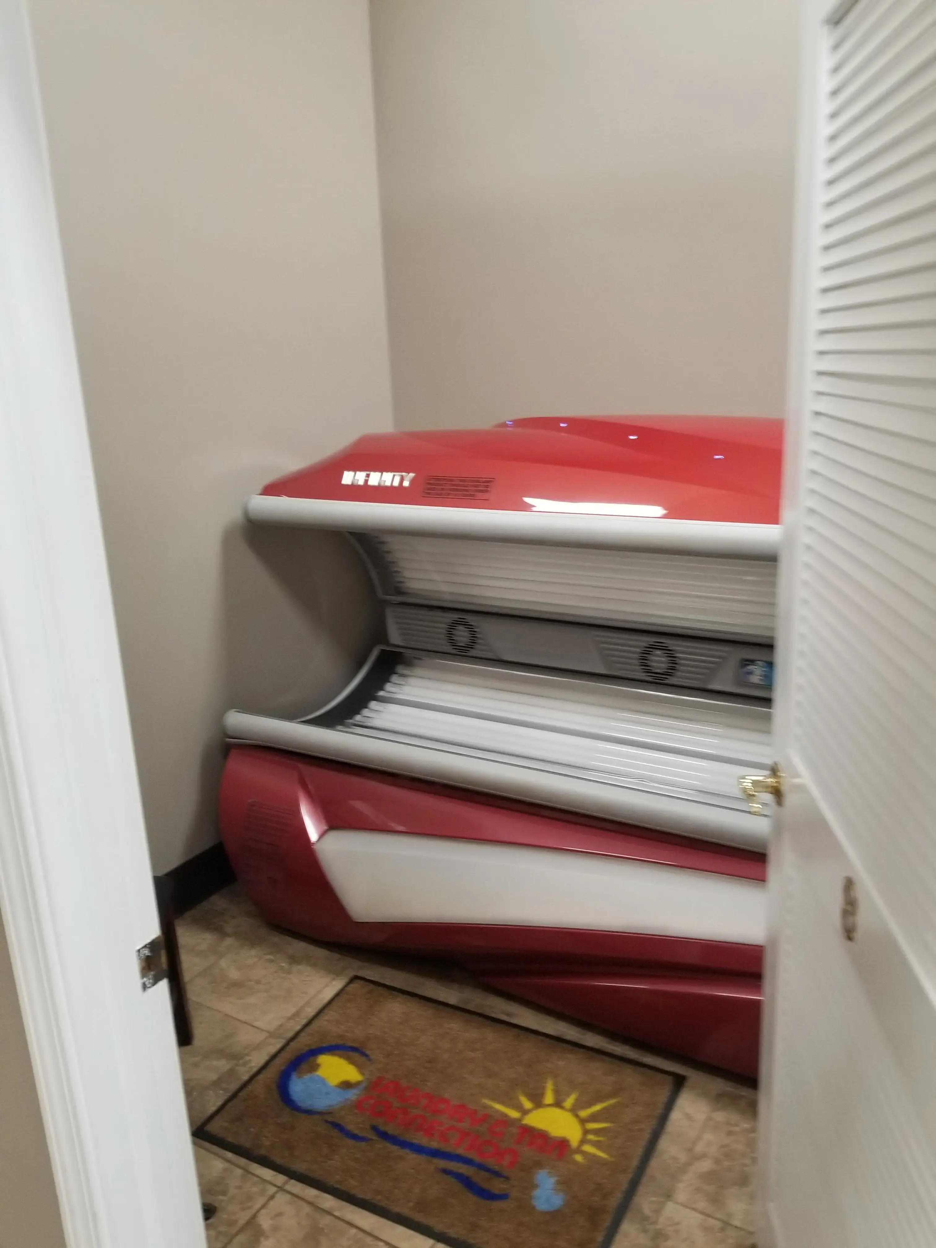 Laundry & Tan Connection - Image 16