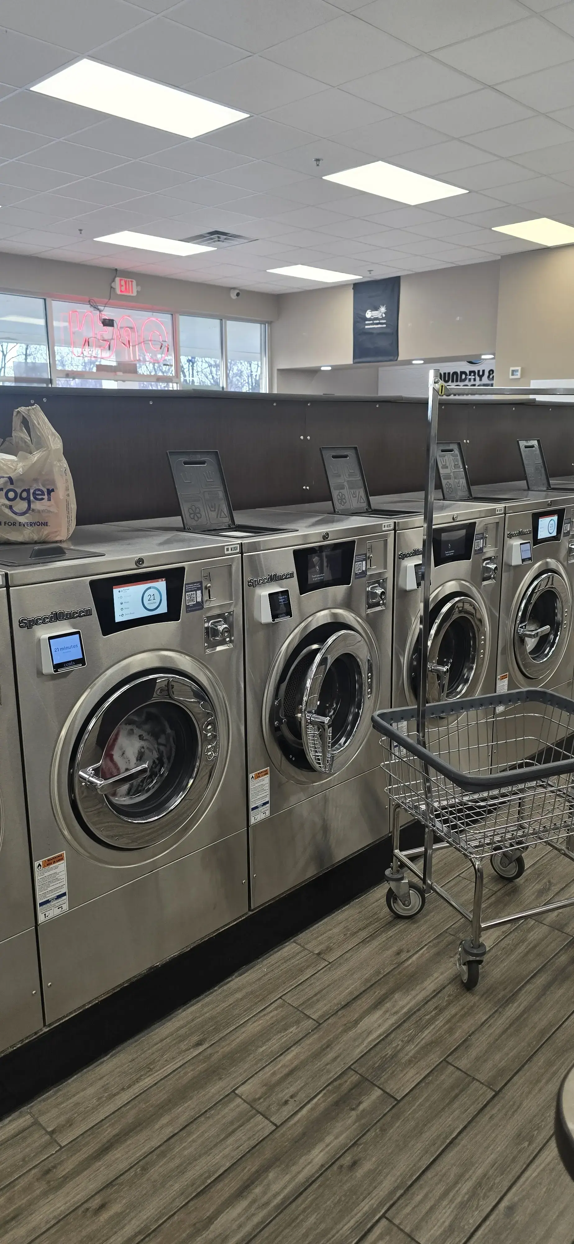 Laundry & Tan Connection thumbnail 9