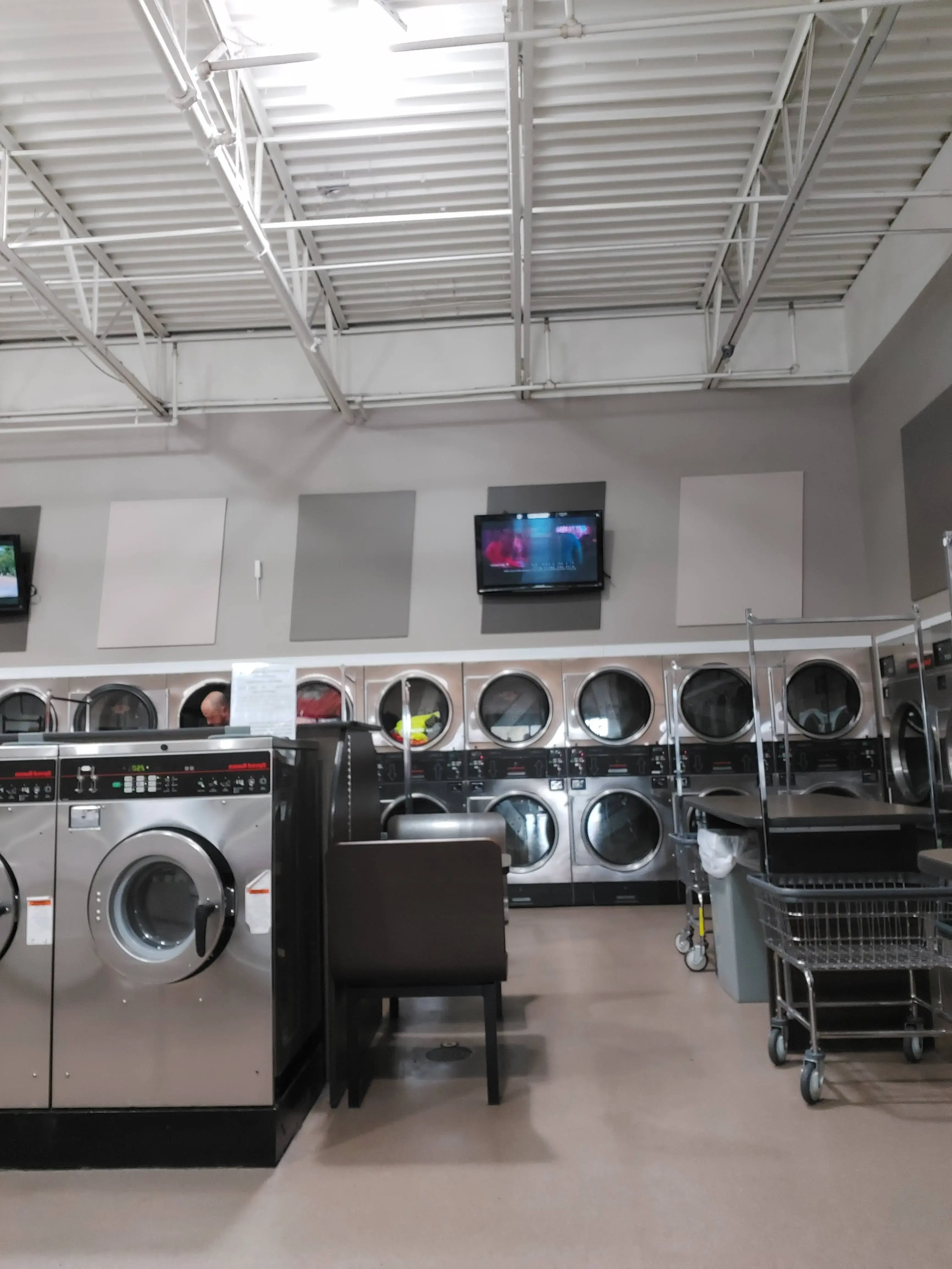 Laundry & Tan Connection thumbnail 20