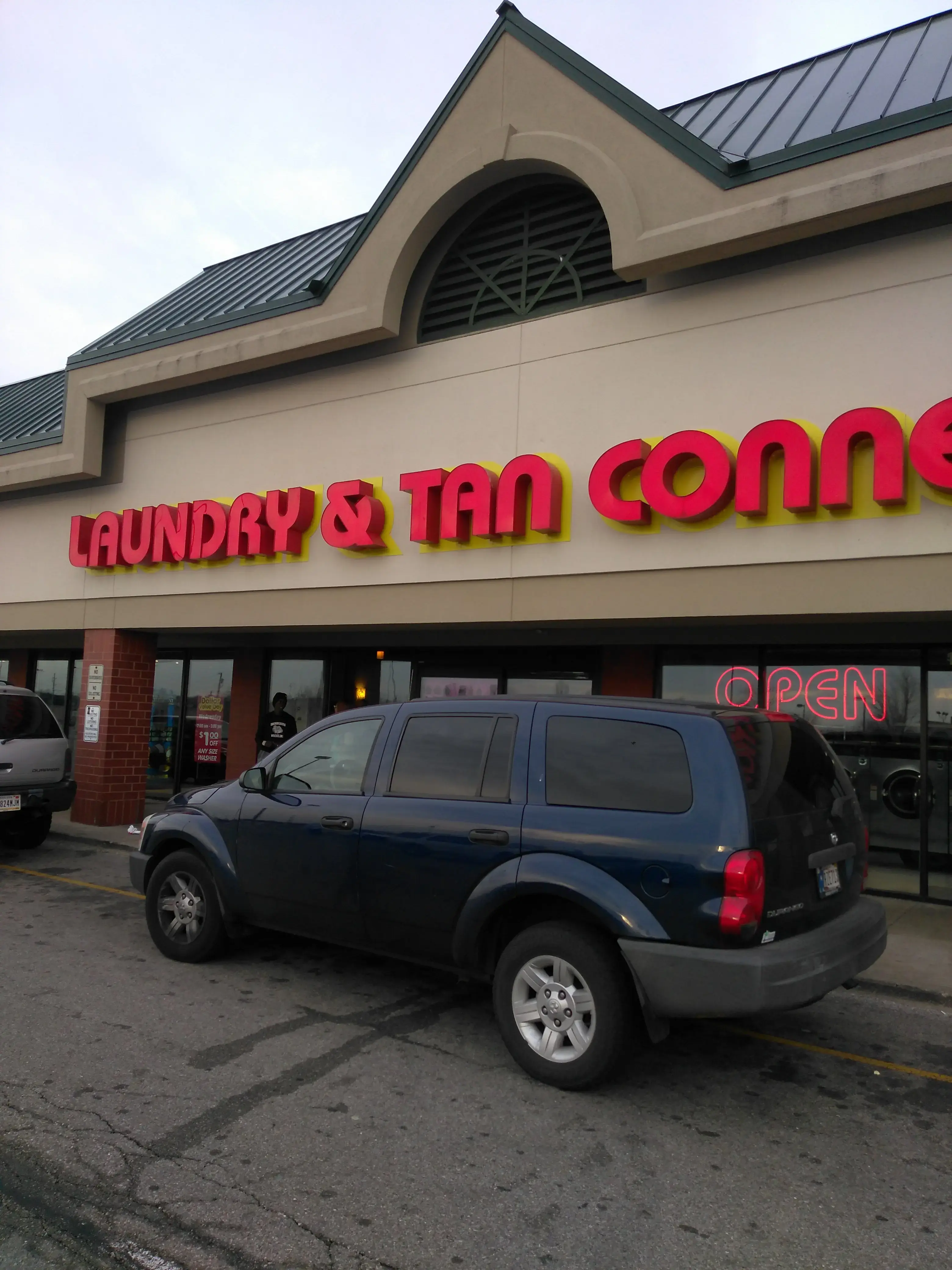 Laundry & Tan Connection - Image 14