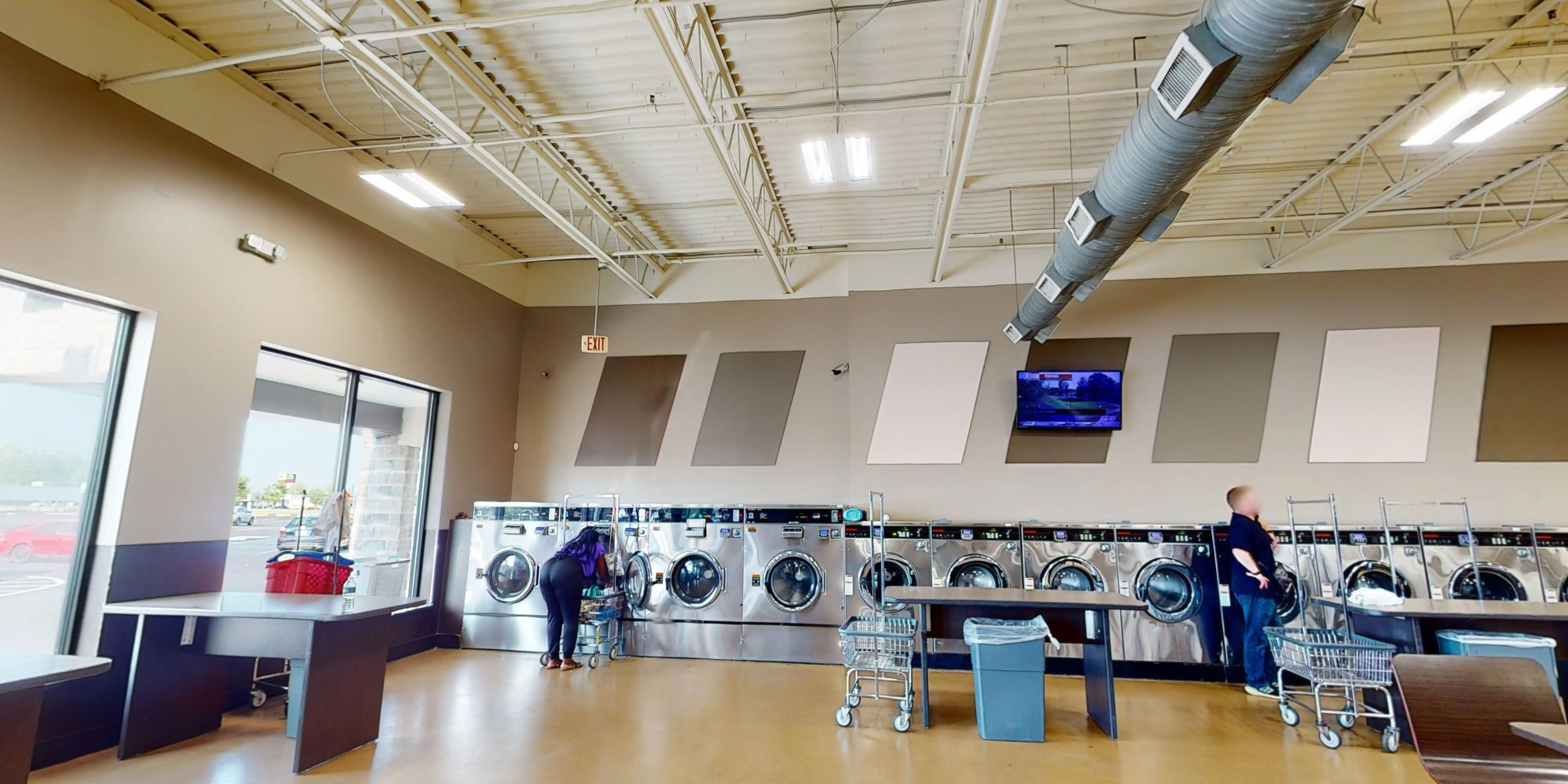 Laundry & Tan Connection - Image 2