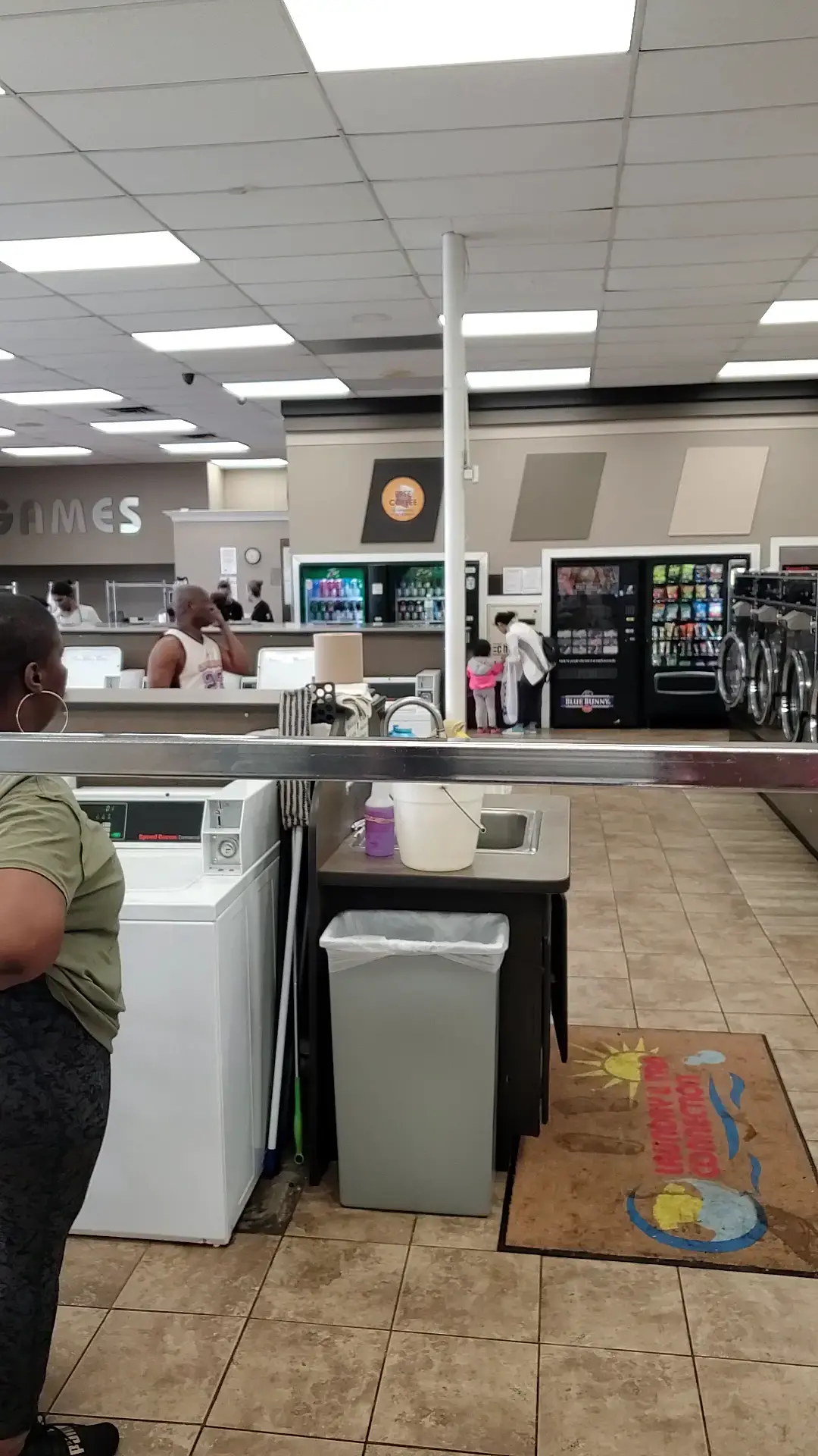 Laundry & Tan Connection thumbnail 2