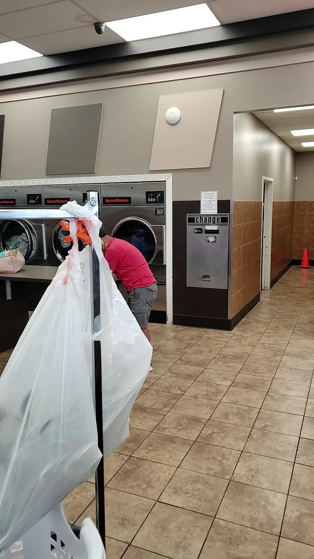 Laundry & Tan Connection - Image 12