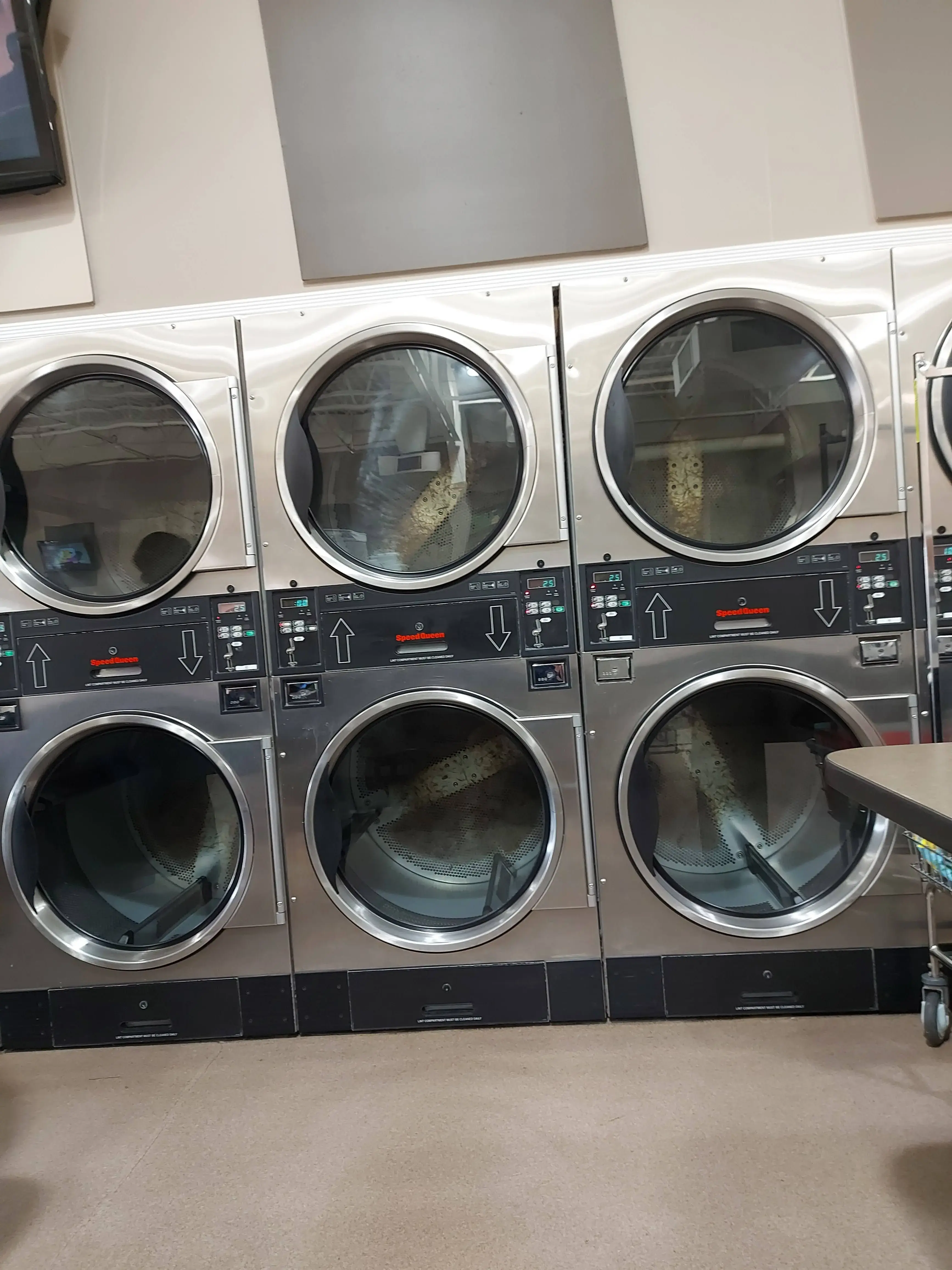 Laundry & Tan Connection - Image 10