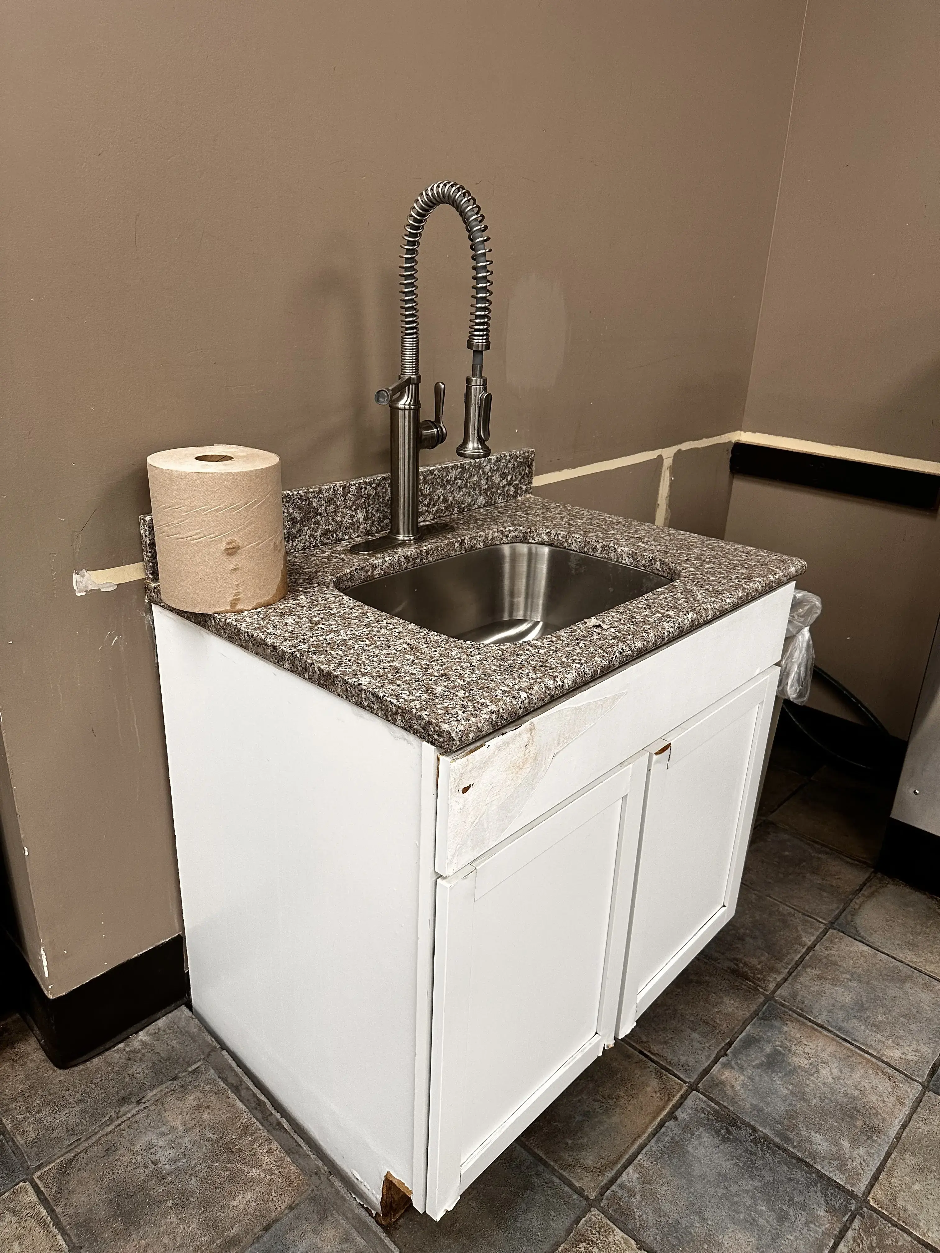 Laundry & Tan Connection - Image 19