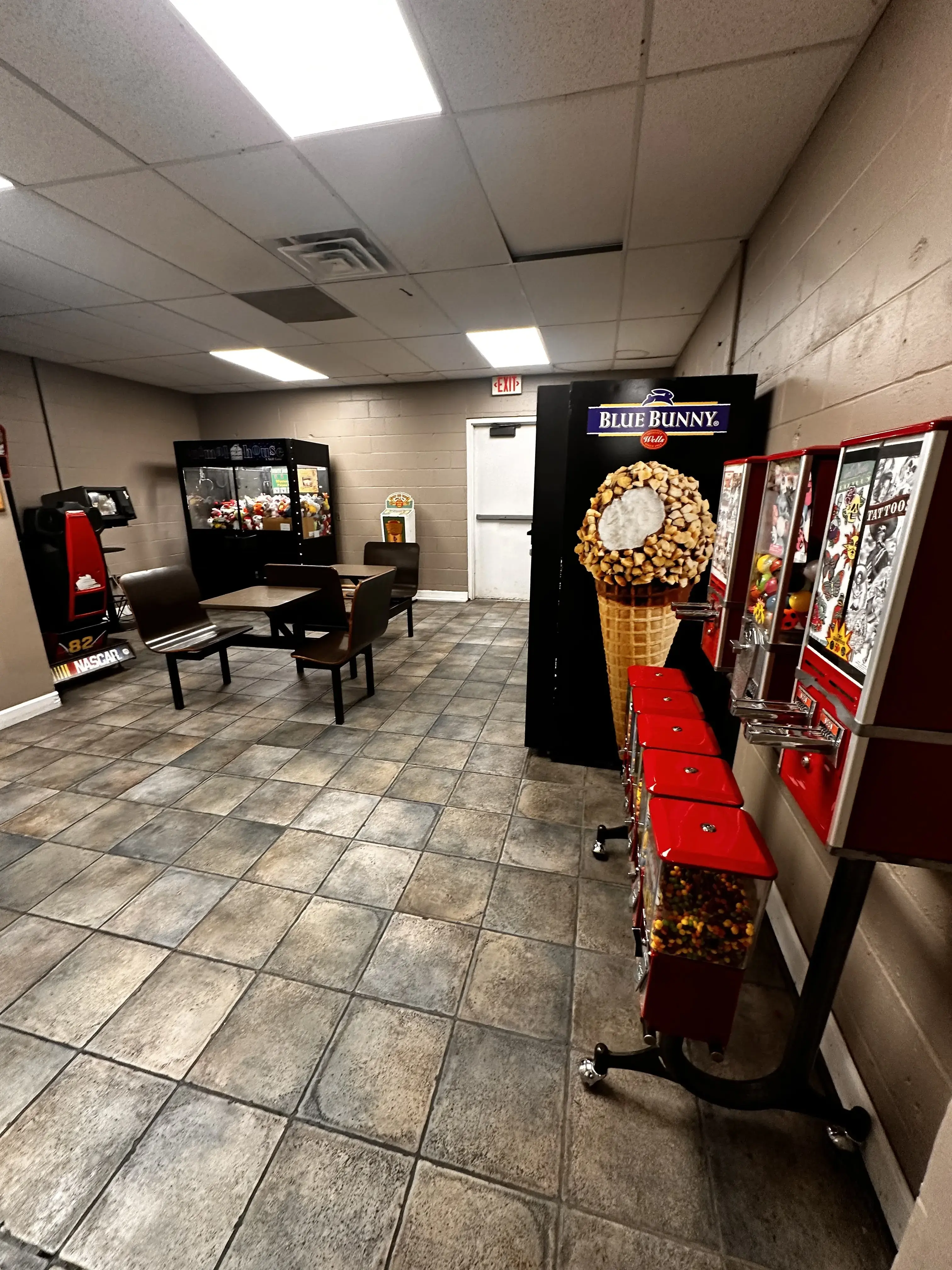 Laundry & Tan Connection - Image 10