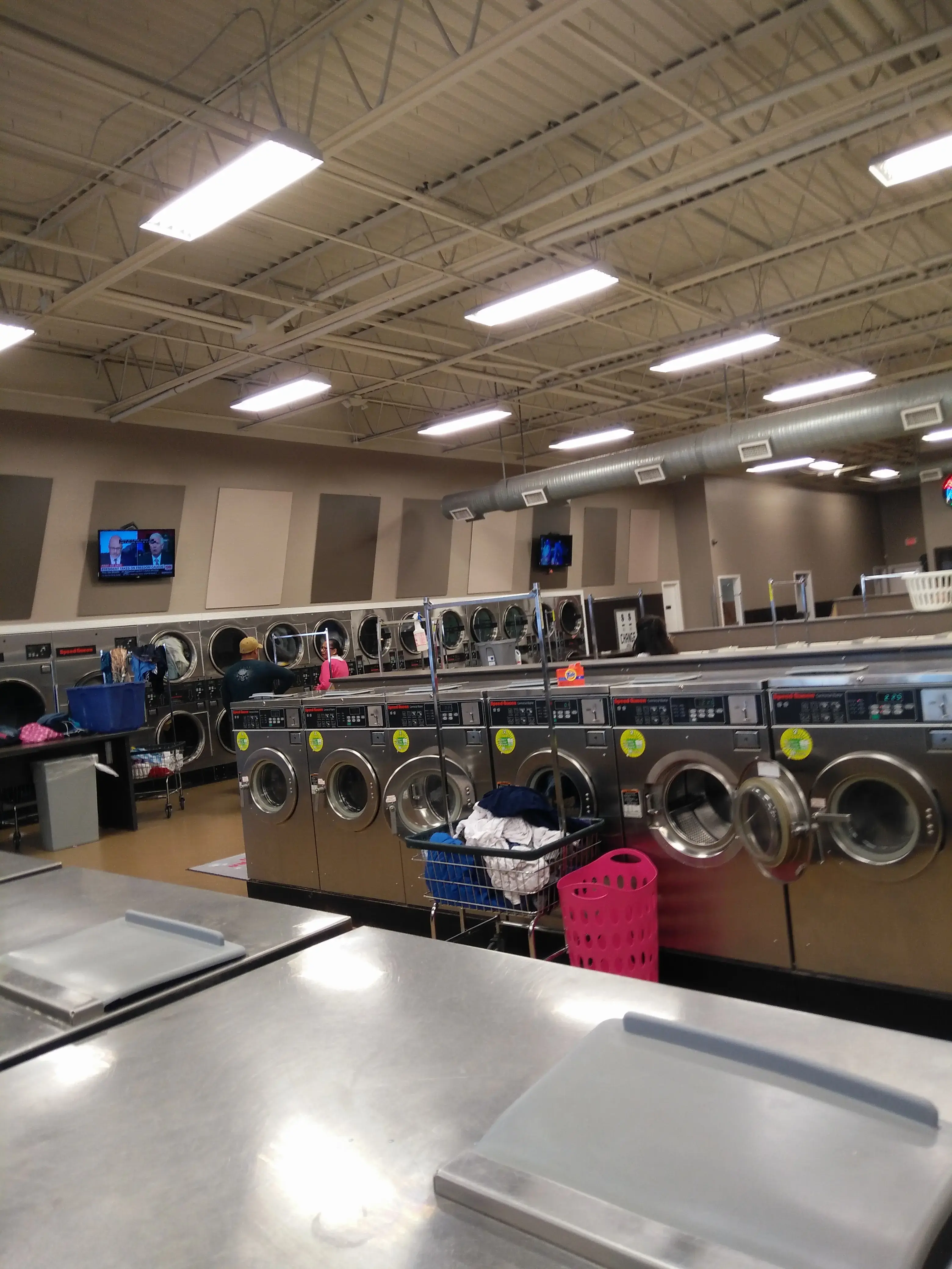 Laundry & Tan Connection - Image 8