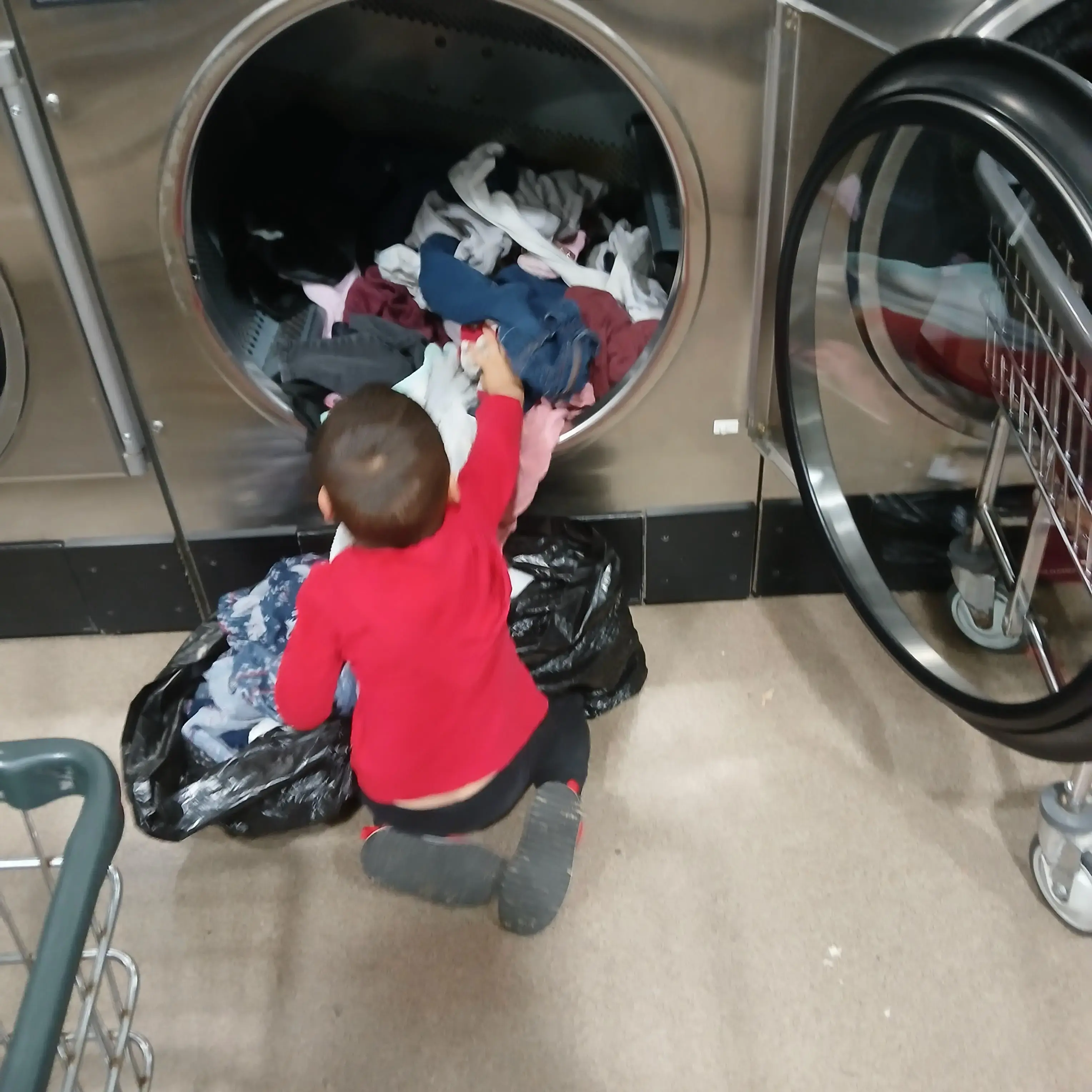 Laundry & Tan Connection - Image 12