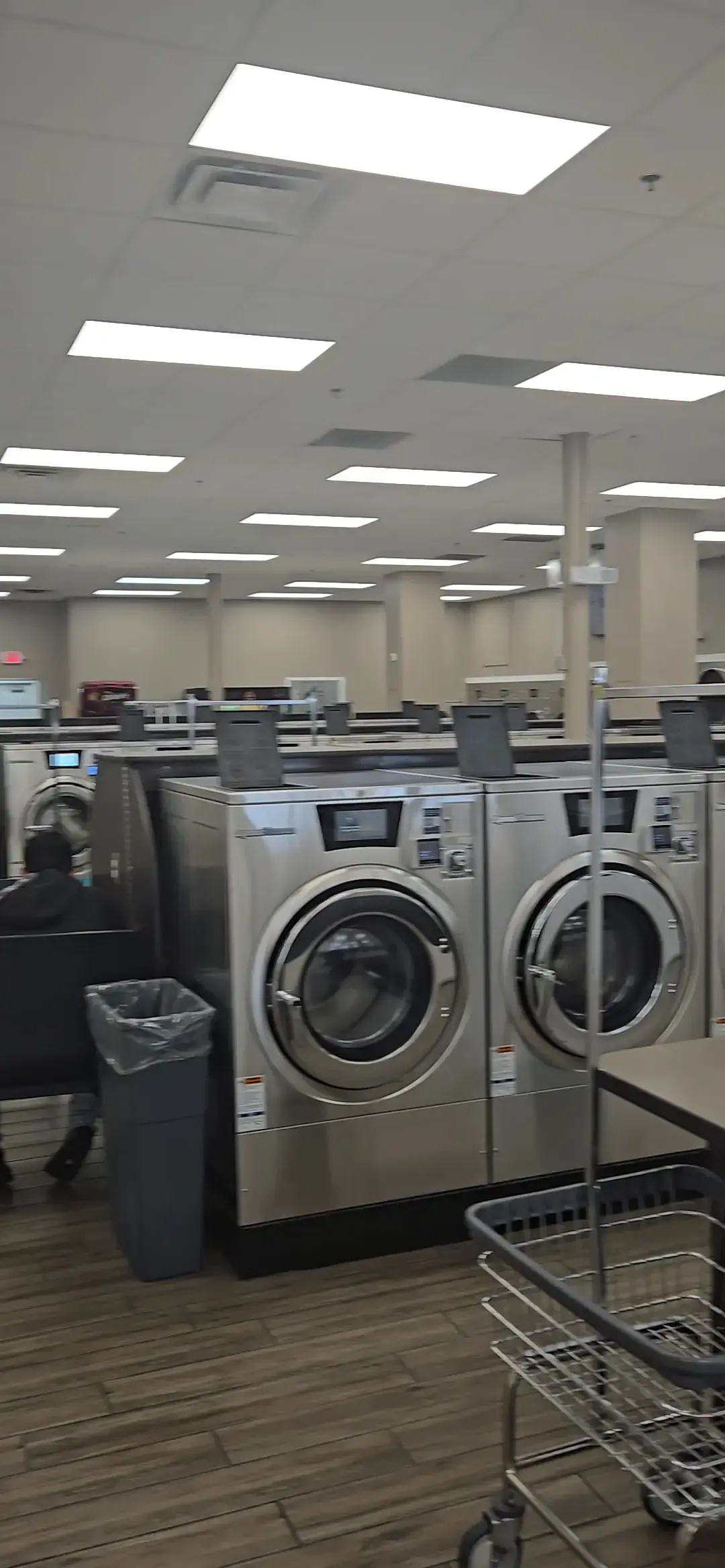 Laundry & Tan Connection - Image 8