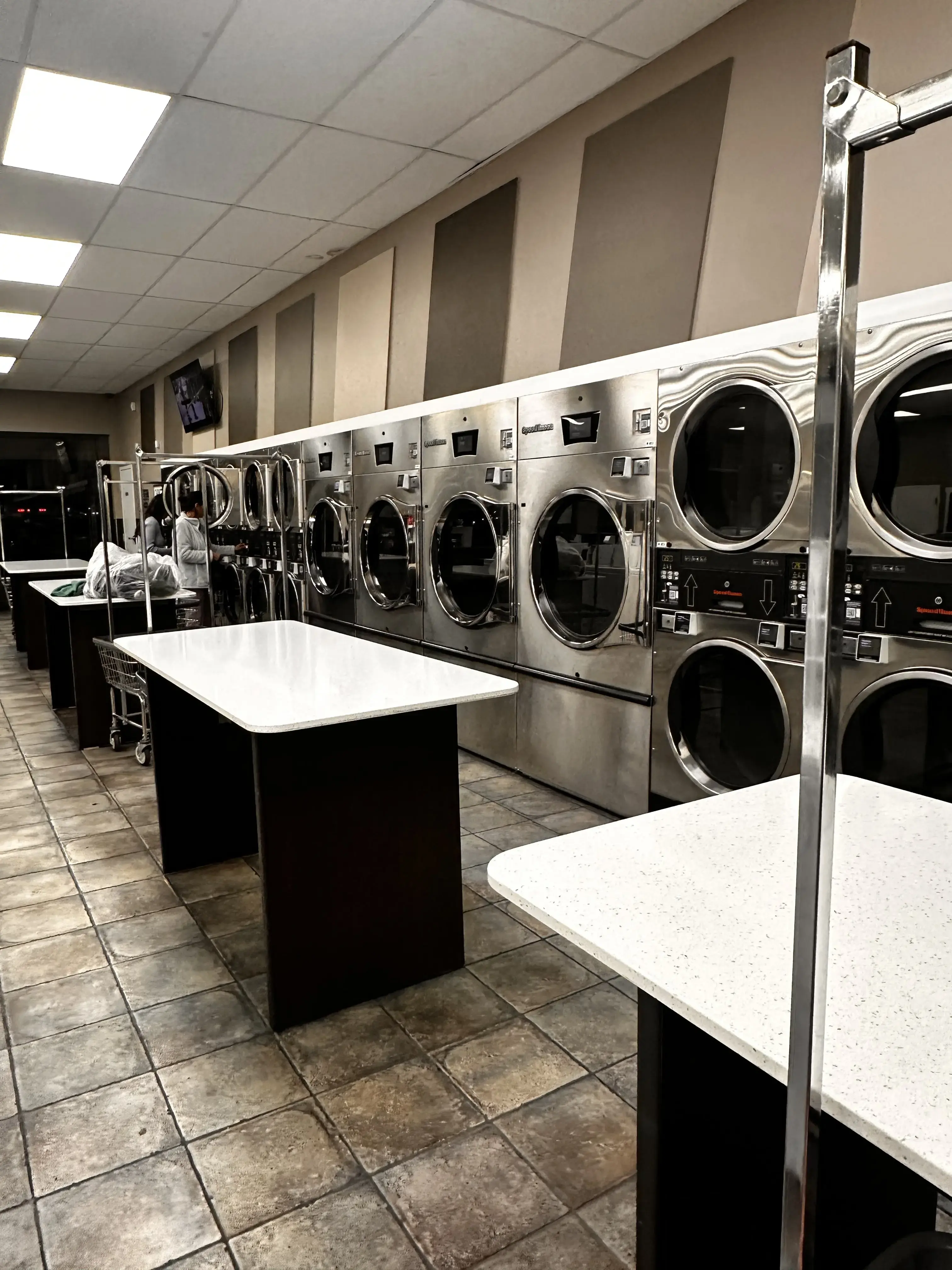 Laundry & Tan Connection thumbnail 2