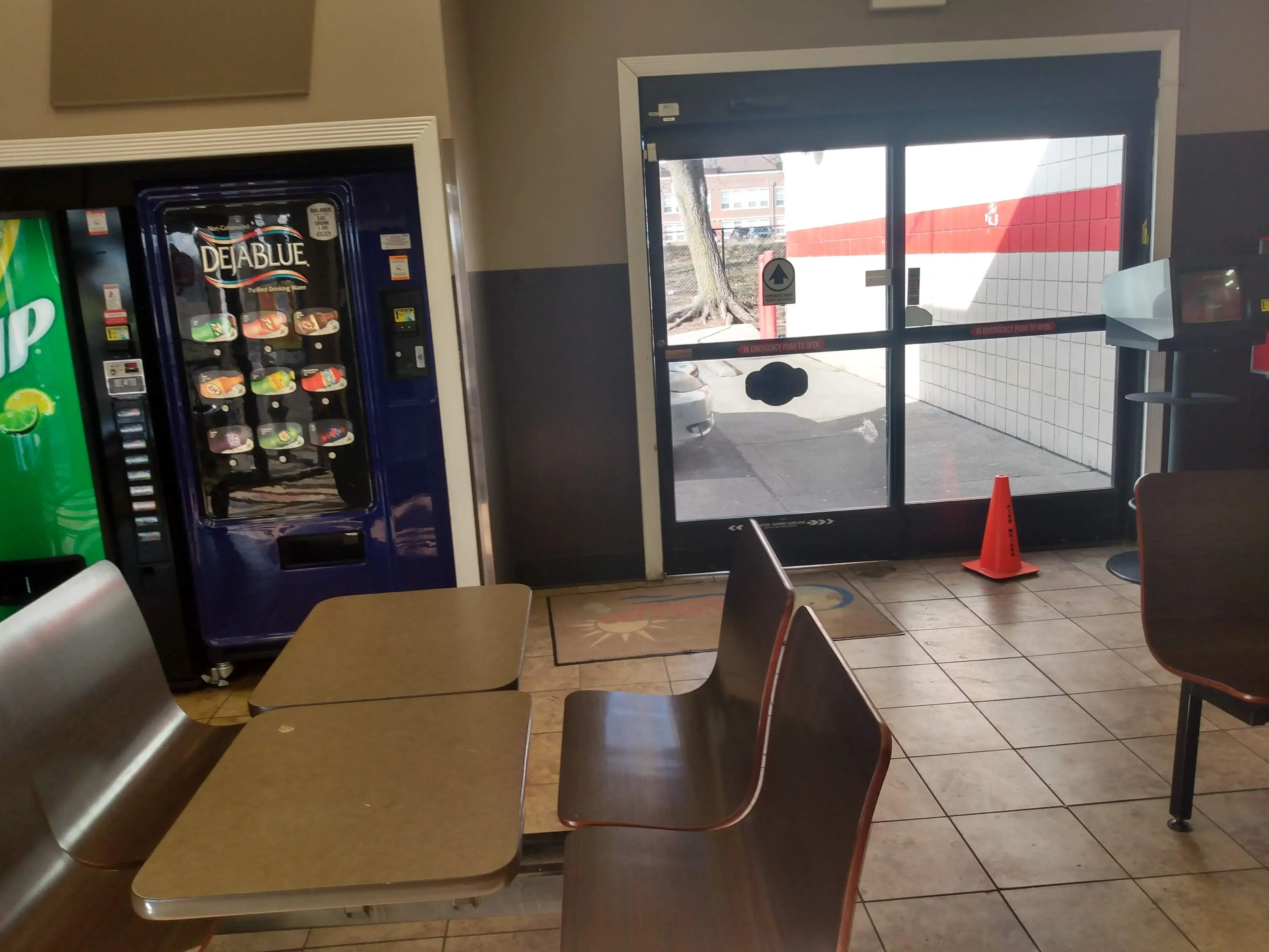 Laundry & Tan Connection thumbnail 19