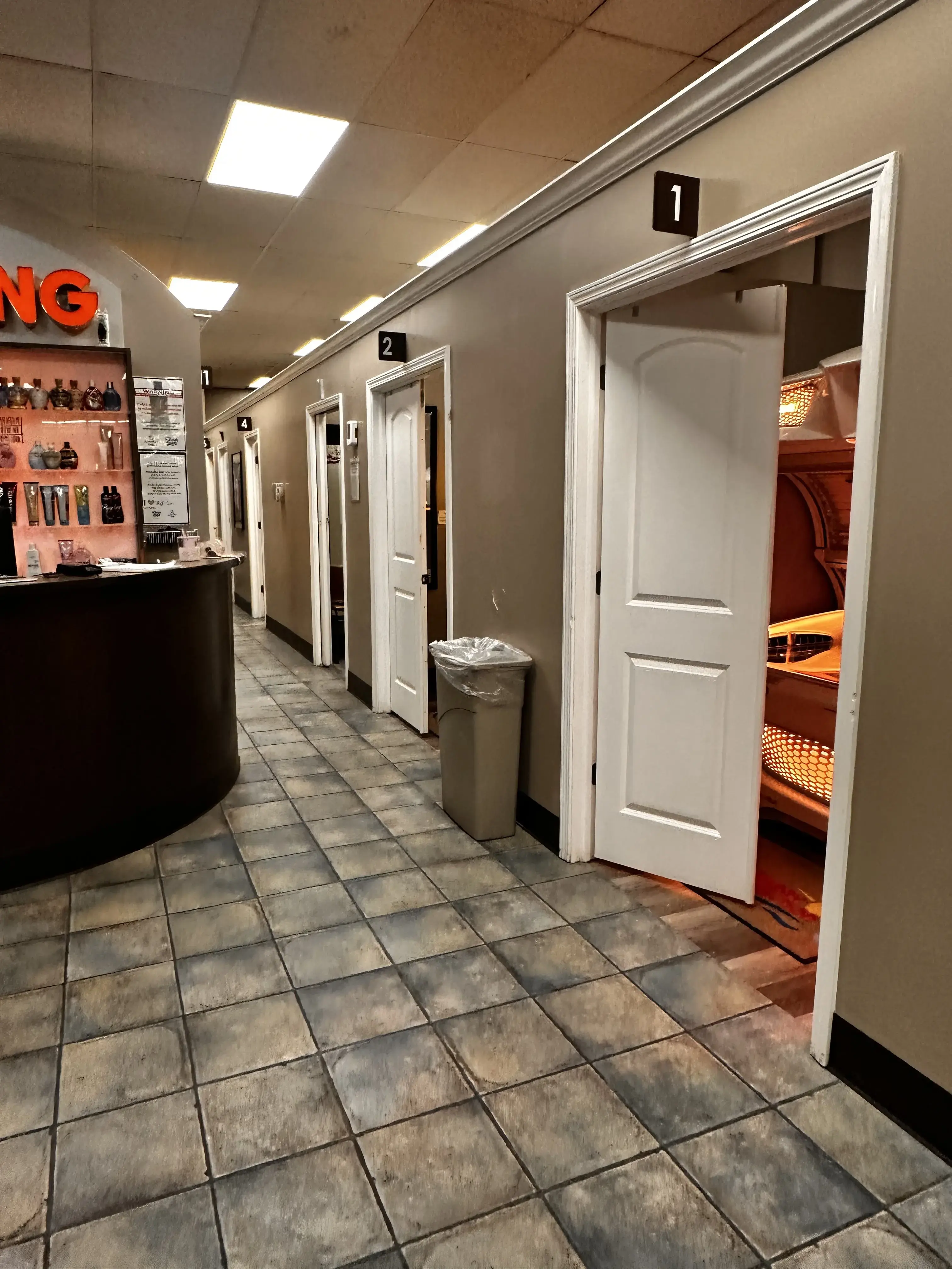 Laundry & Tan Connection - Image 12