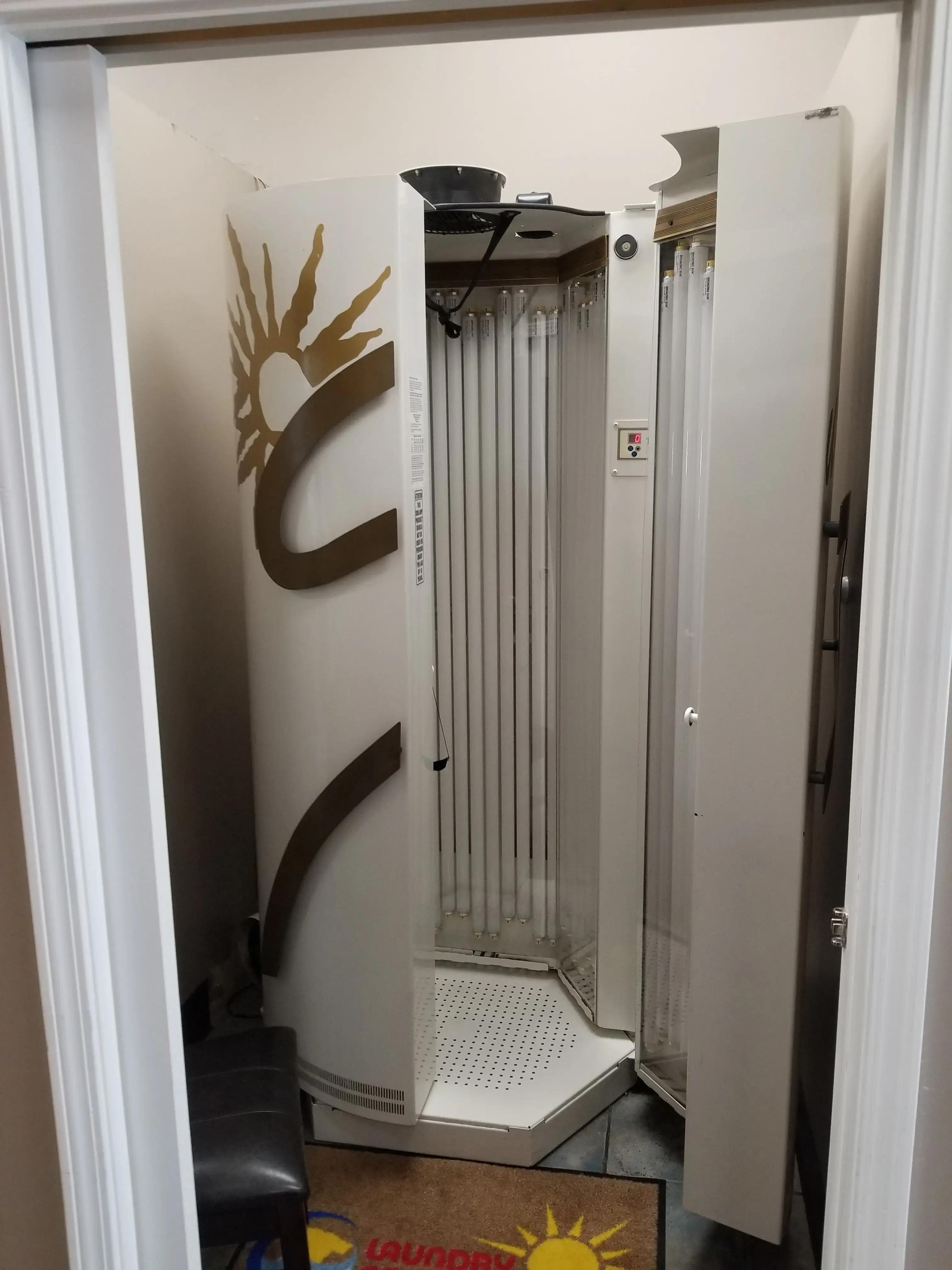 Laundry & Tan Connection - Image 14