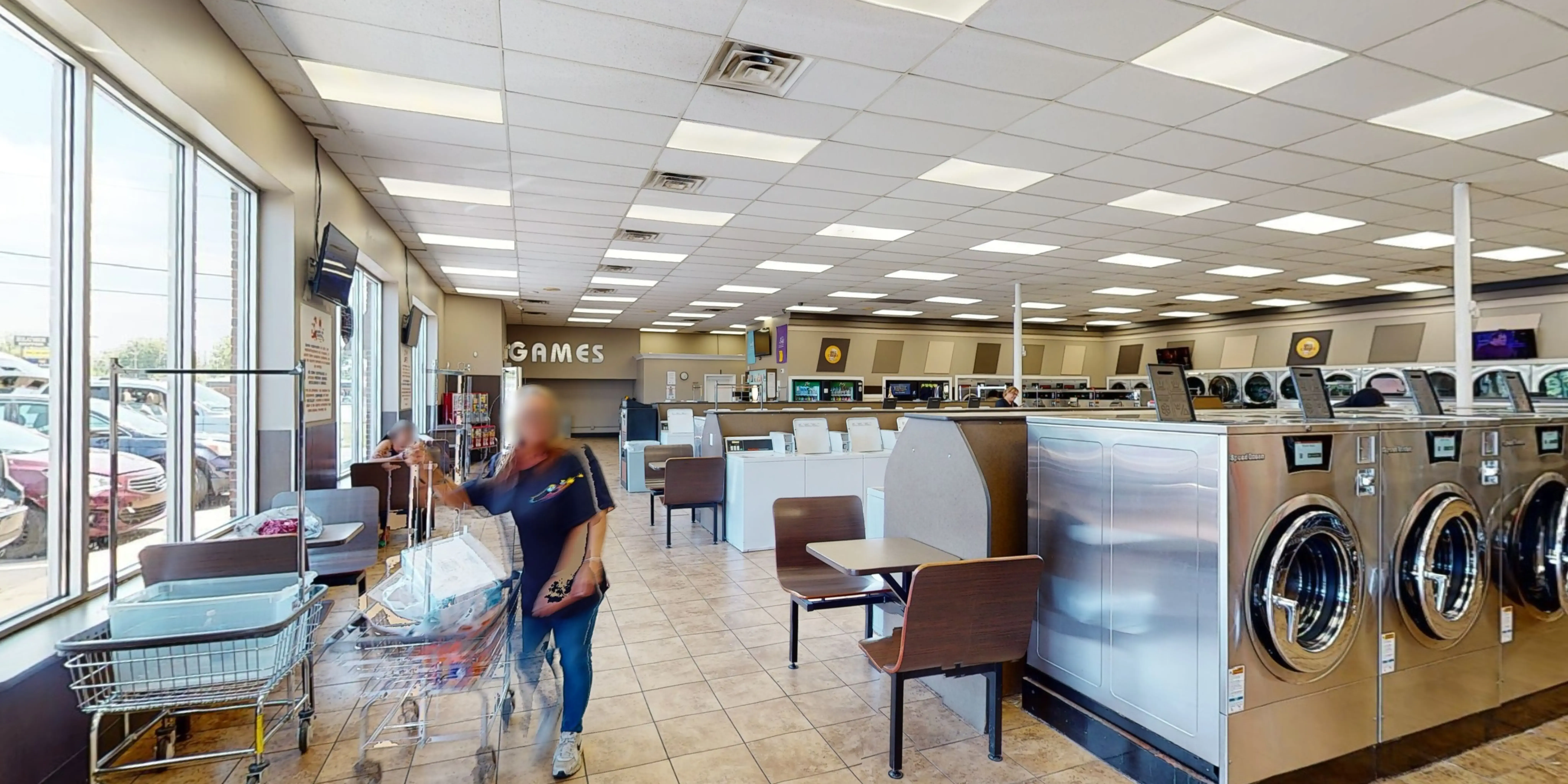 Laundry & Tan Connection - Image 6