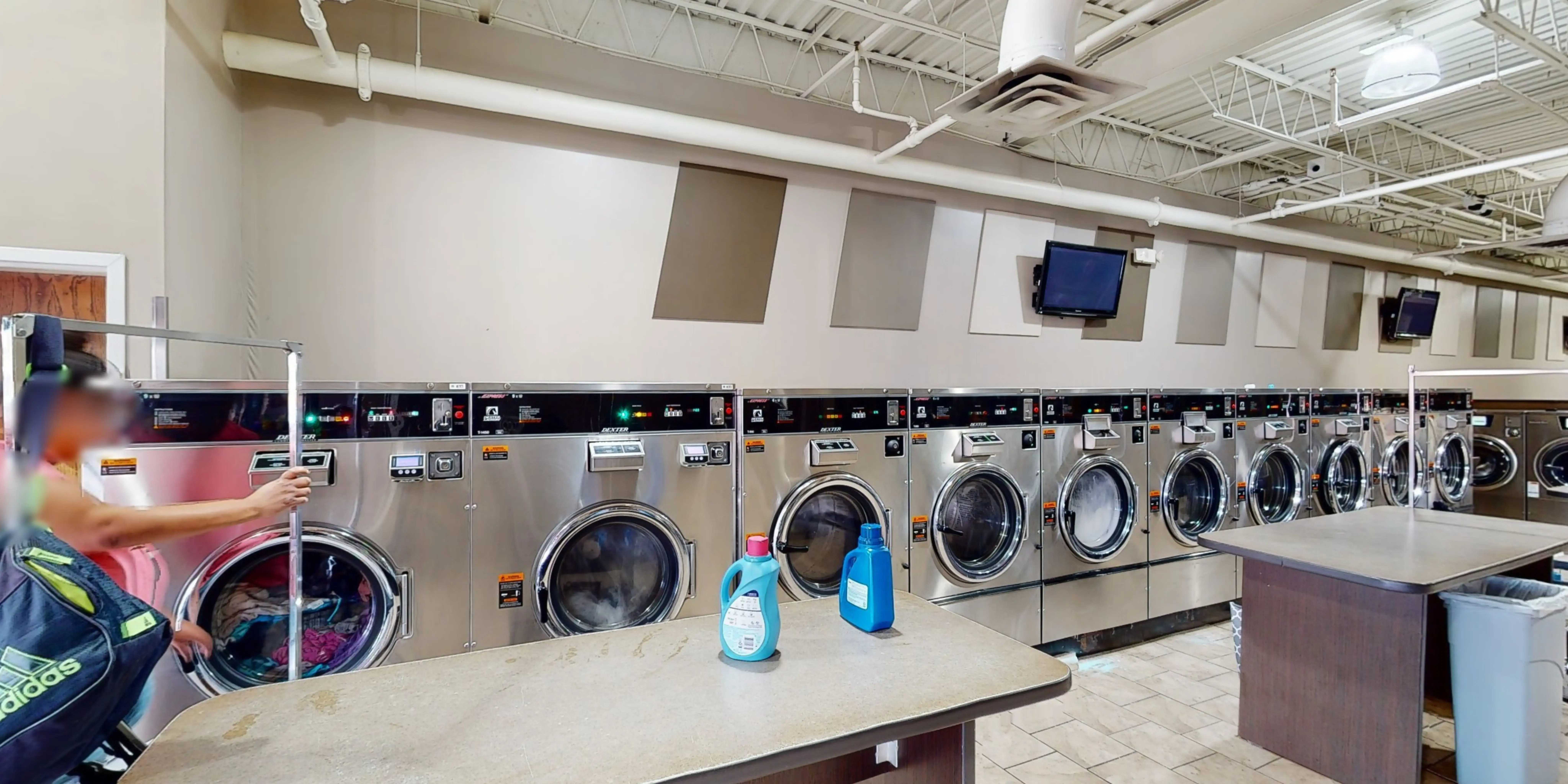 Laundry & Tan Connection - Image 2