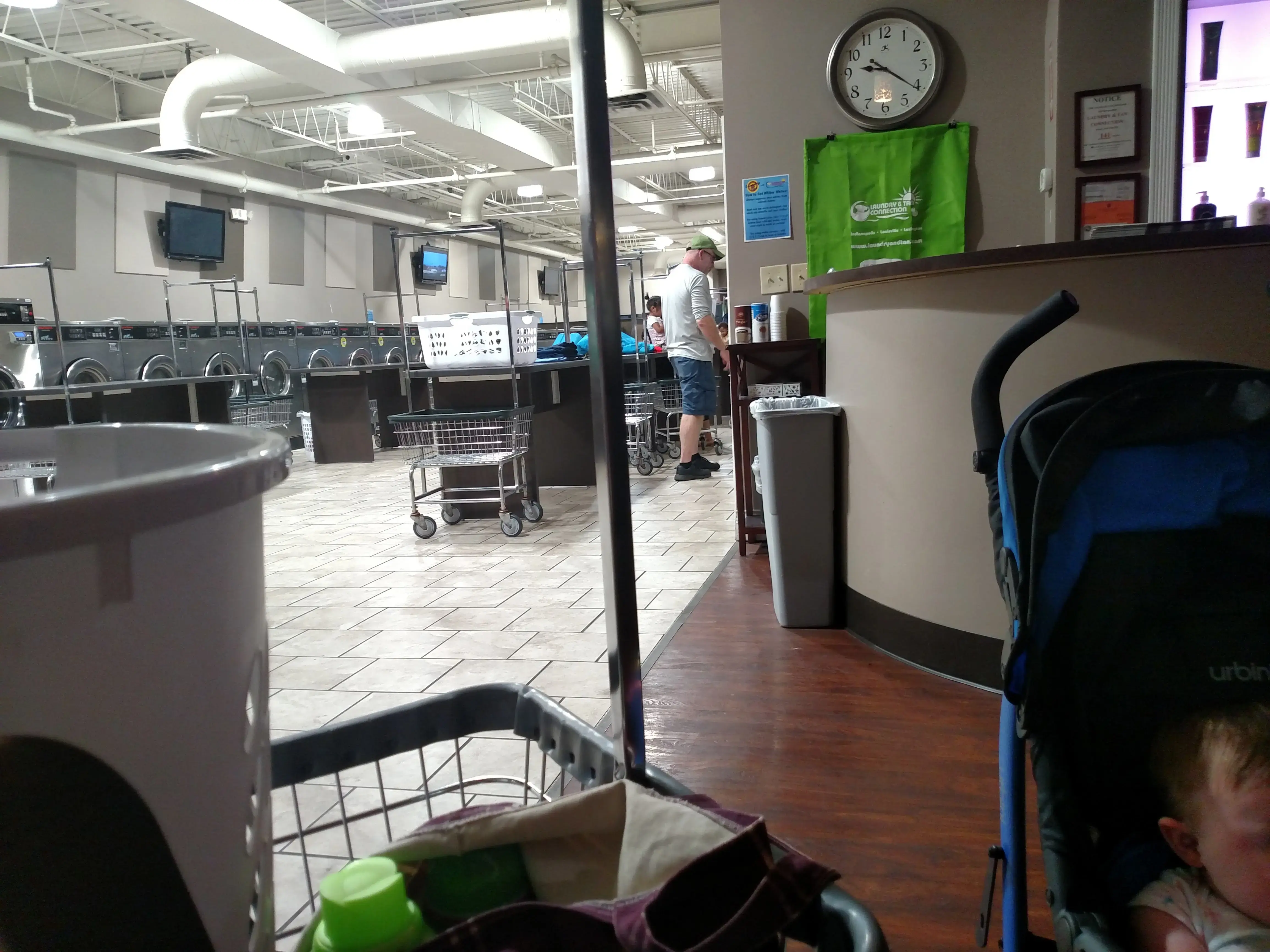 Laundry & Tan Connection - Image 6