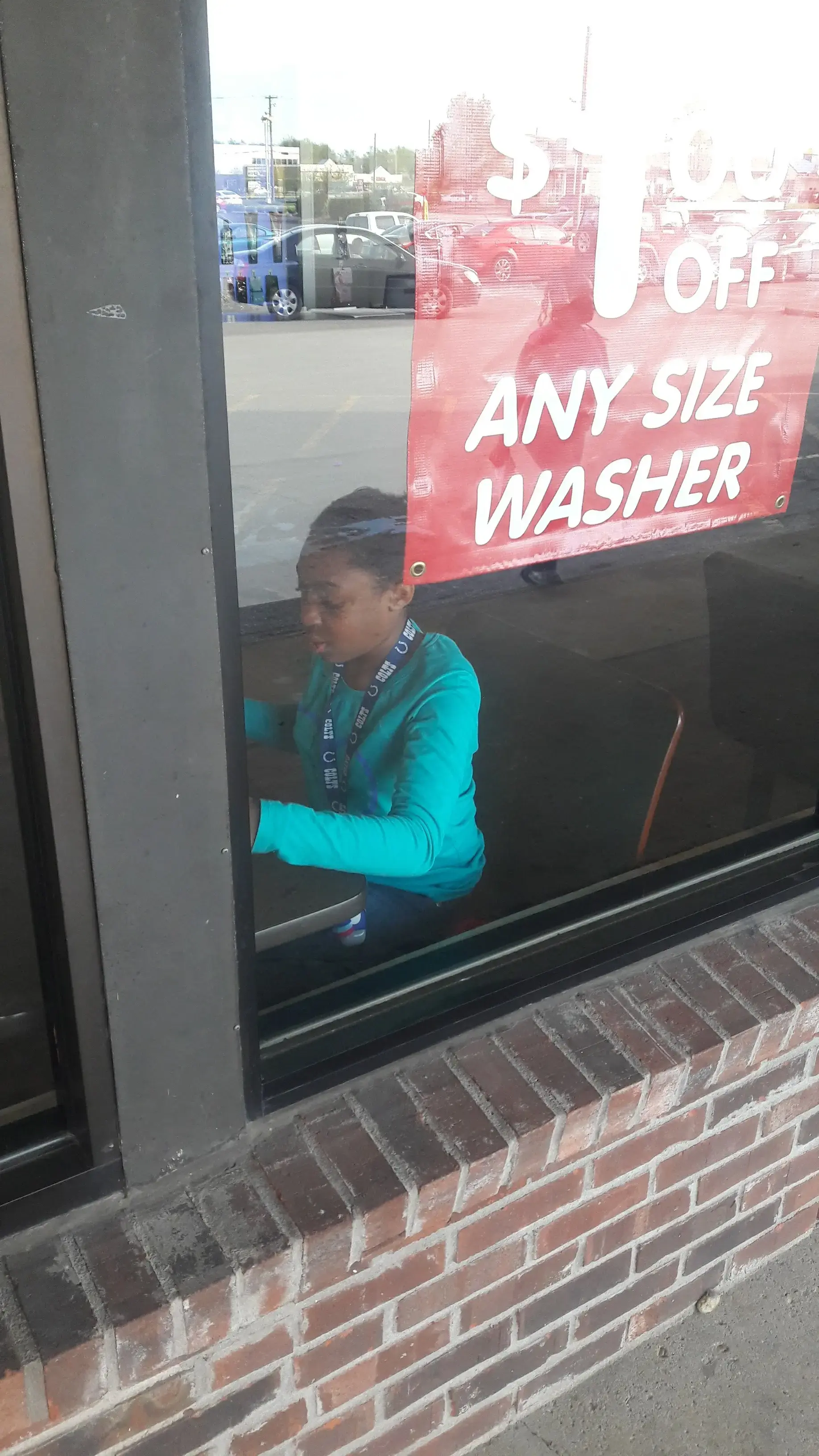 Laundry & Tan Connection - Image 15