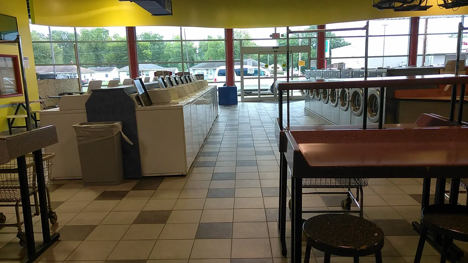 Laundry & Tan Express - Image 9