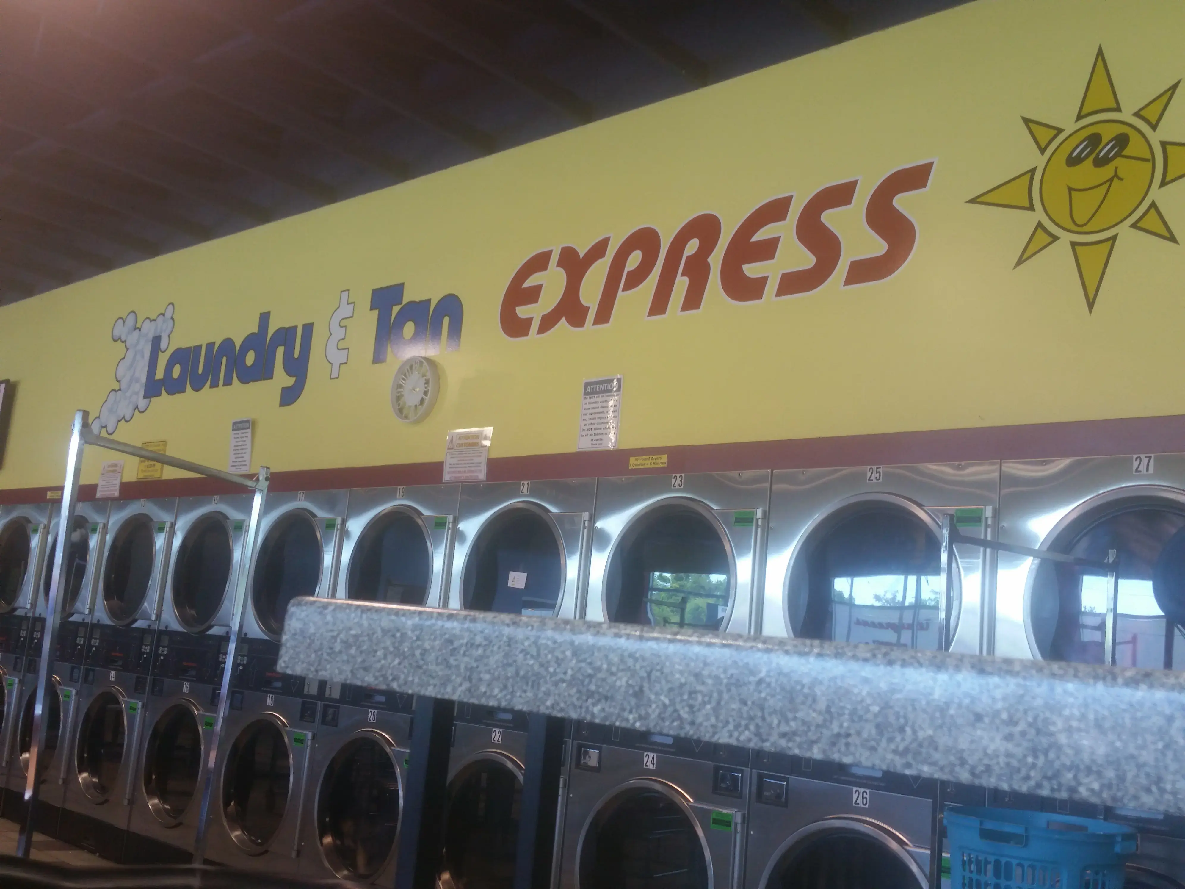 Laundry & Tan Express thumbnail 11