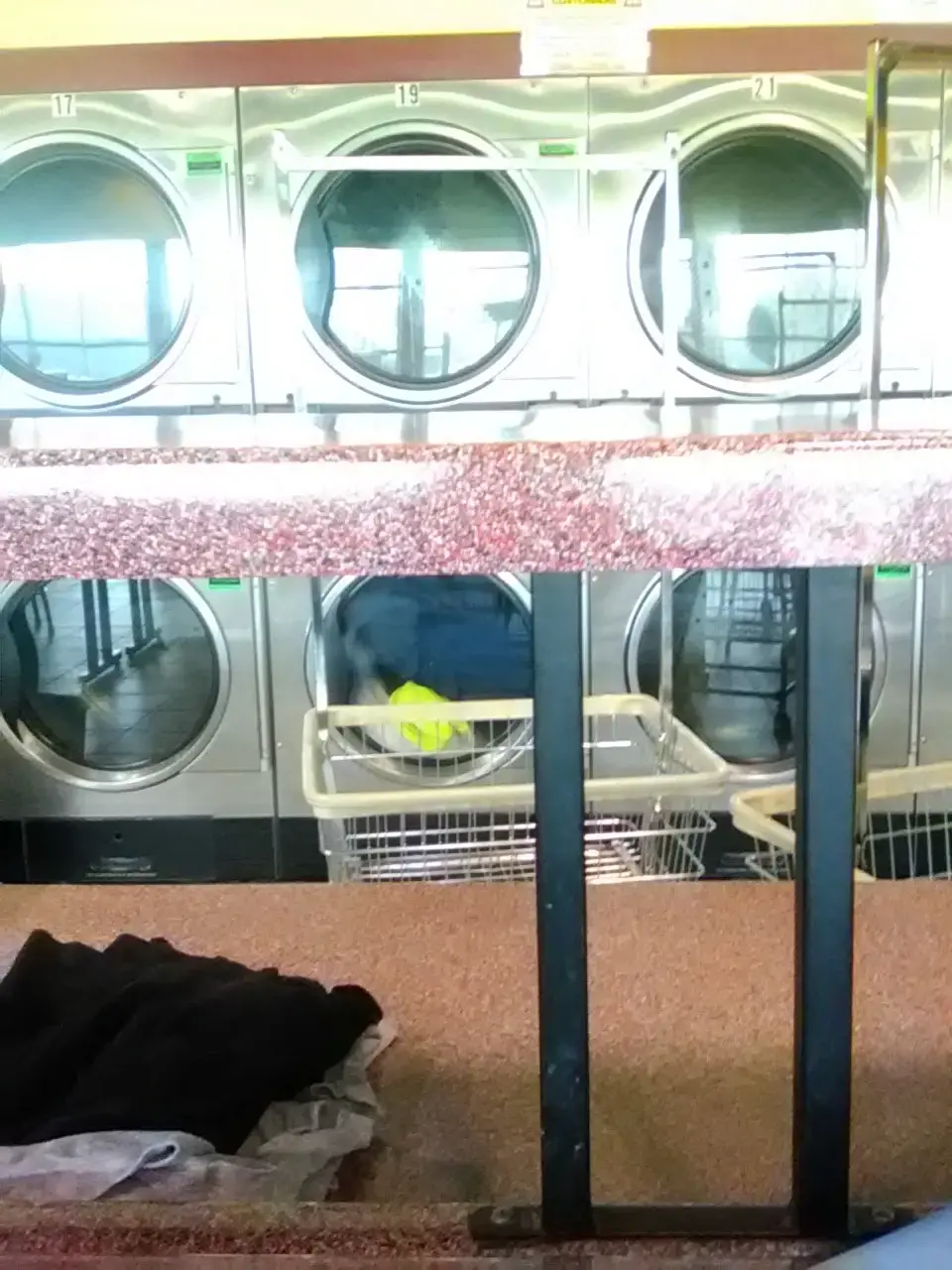 Laundry & Tan Express thumbnail 12
