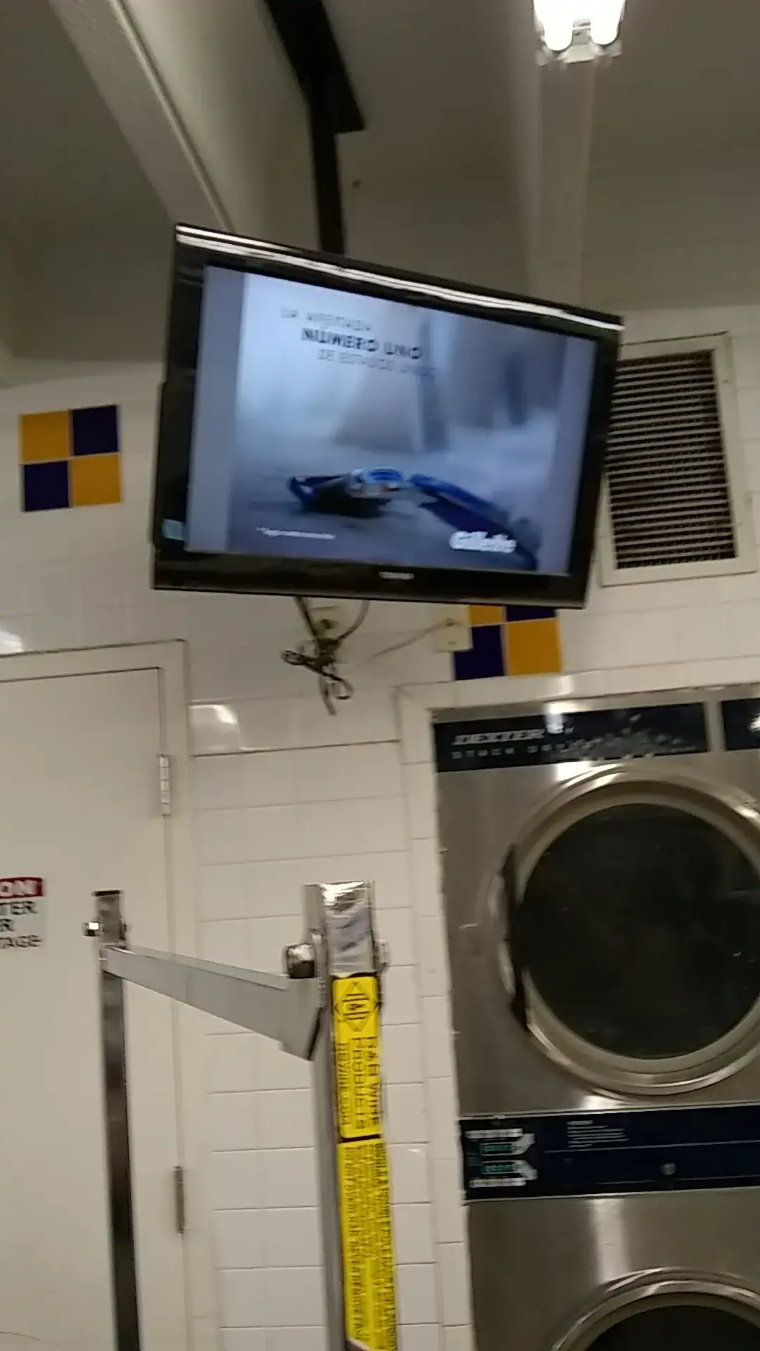 Laundry Time Laundromat - Image 12