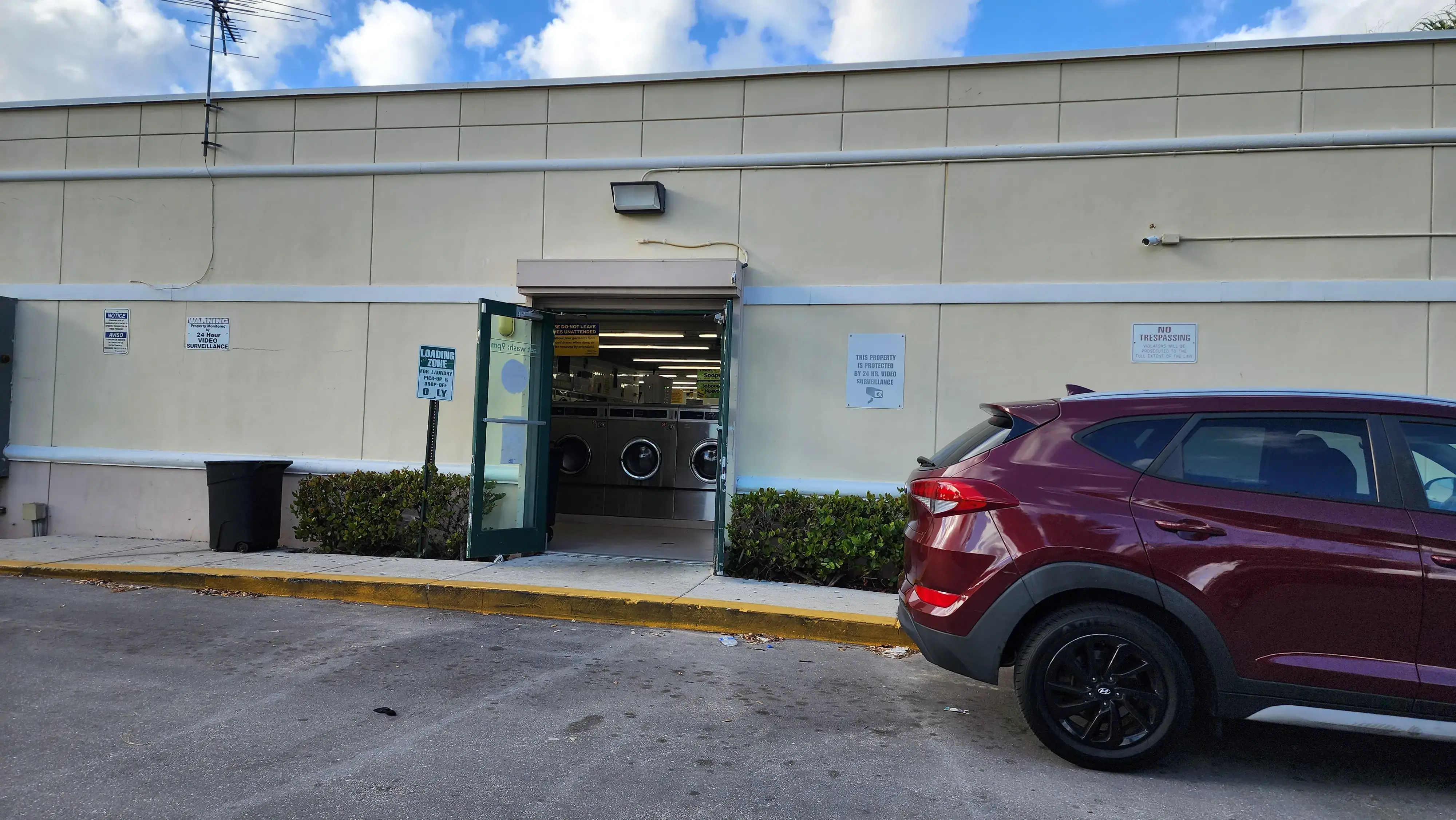 Laundry Time Laundromat - Image 5