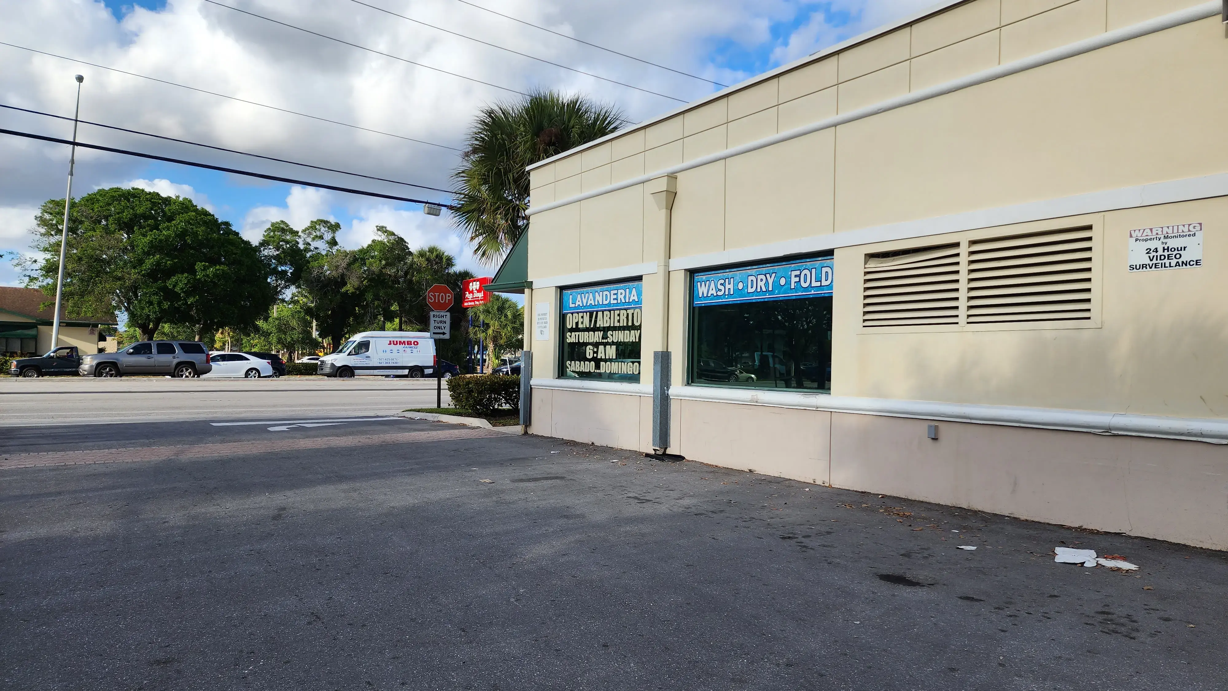 Laundry Time Laundromat - Image 6