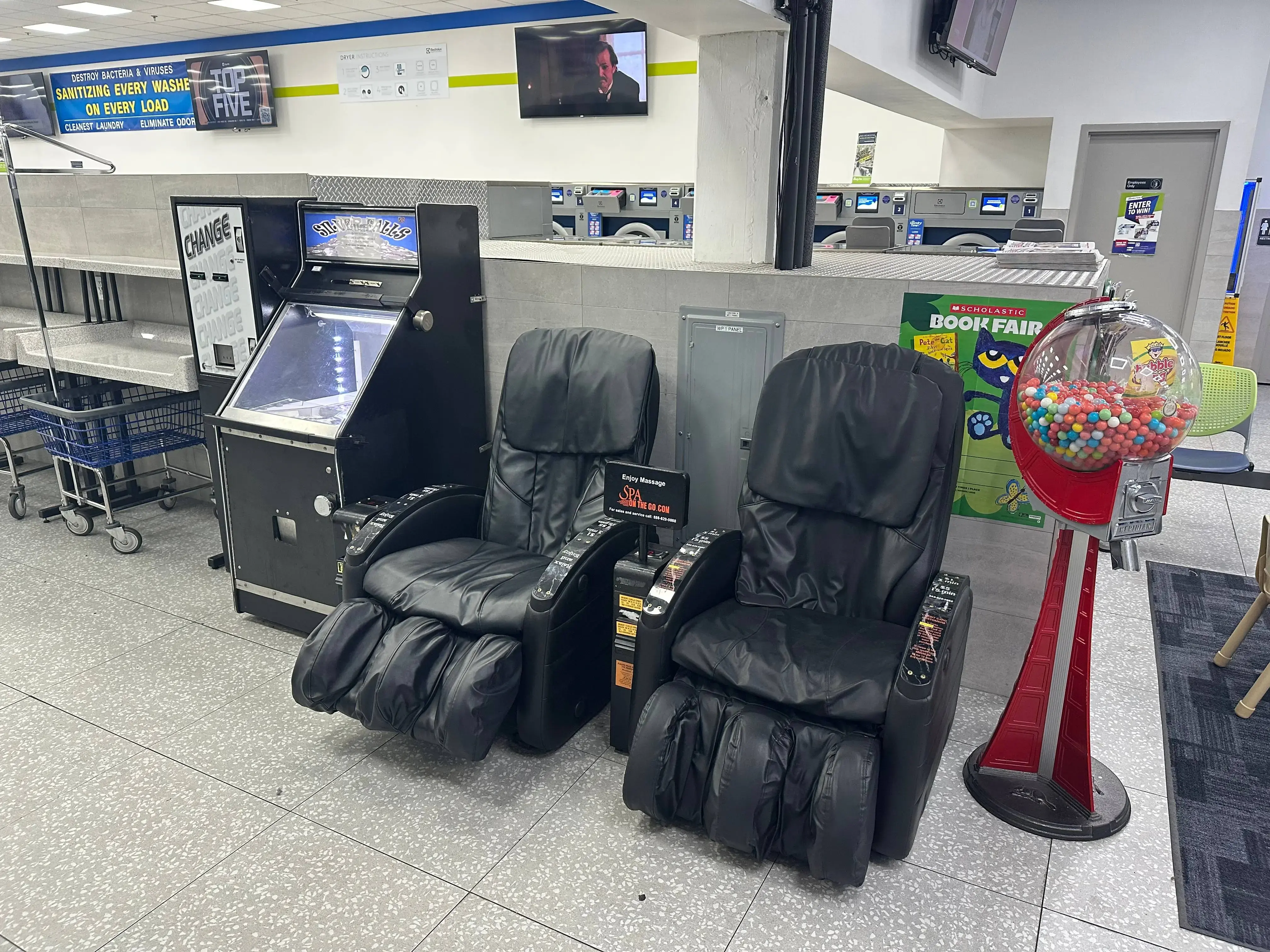 Laundry Time Rising Sun Philadelphia - Laundromat, Wash and Fold Laundry Service - Image 14