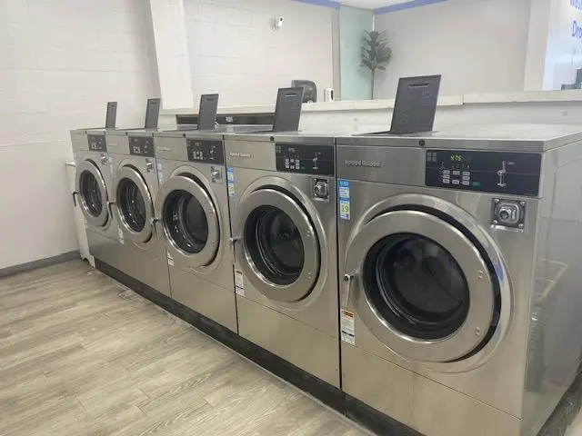 Laundry Time Tarzana - Image 17