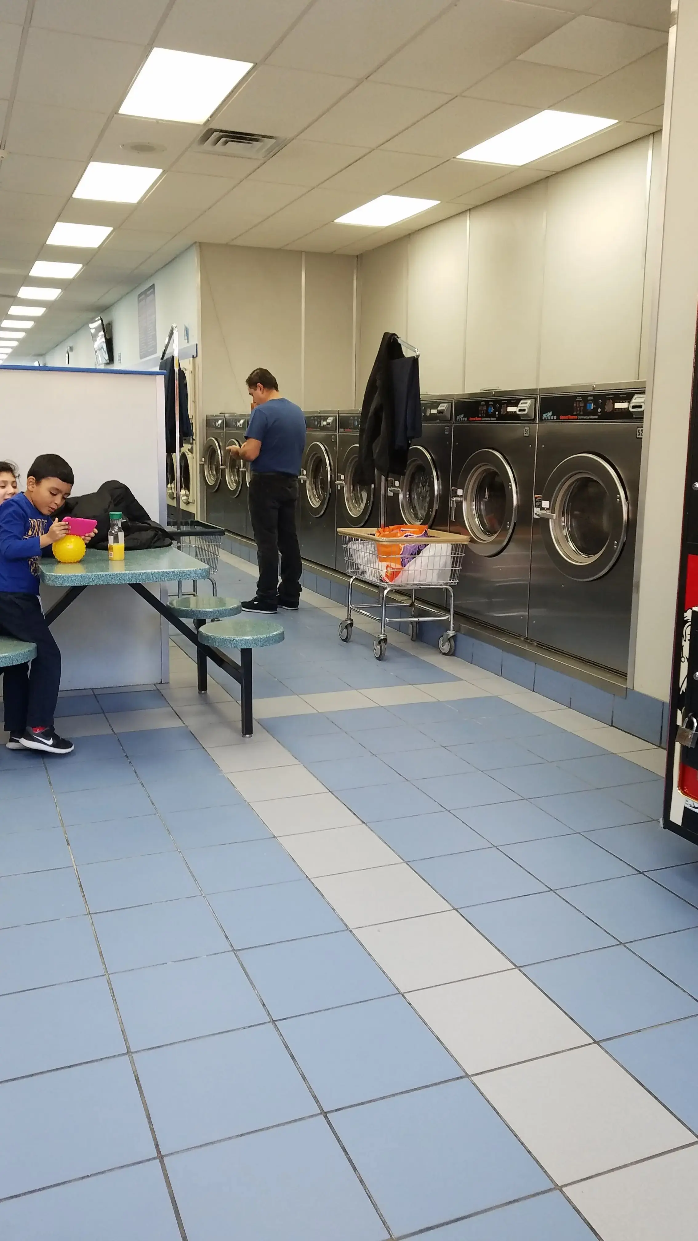 Laundry Warehouse Cliffside Park - Image 20
