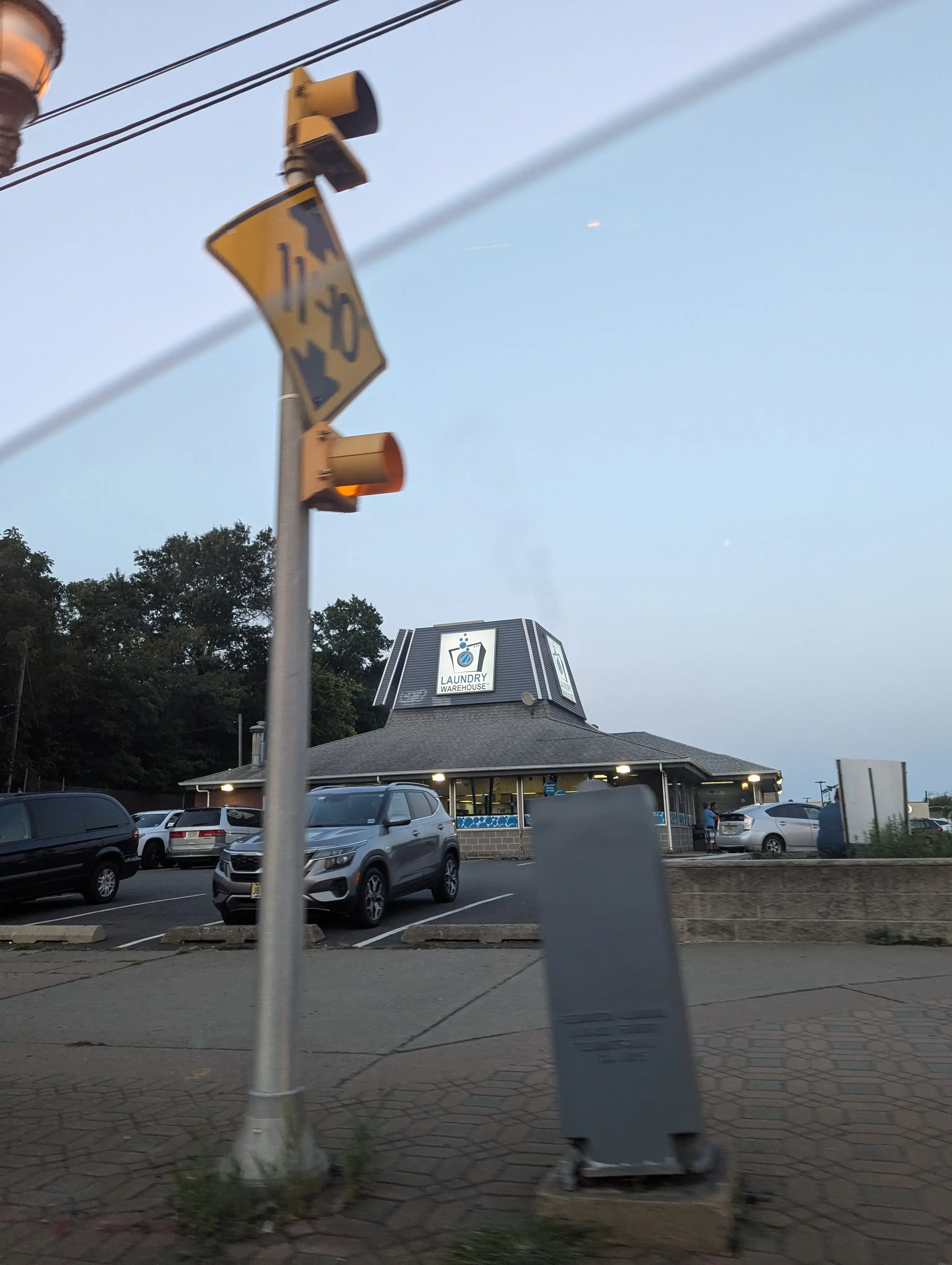 Laundry Warehouse Elizabeth – Elmora Avenue thumbnail 17
