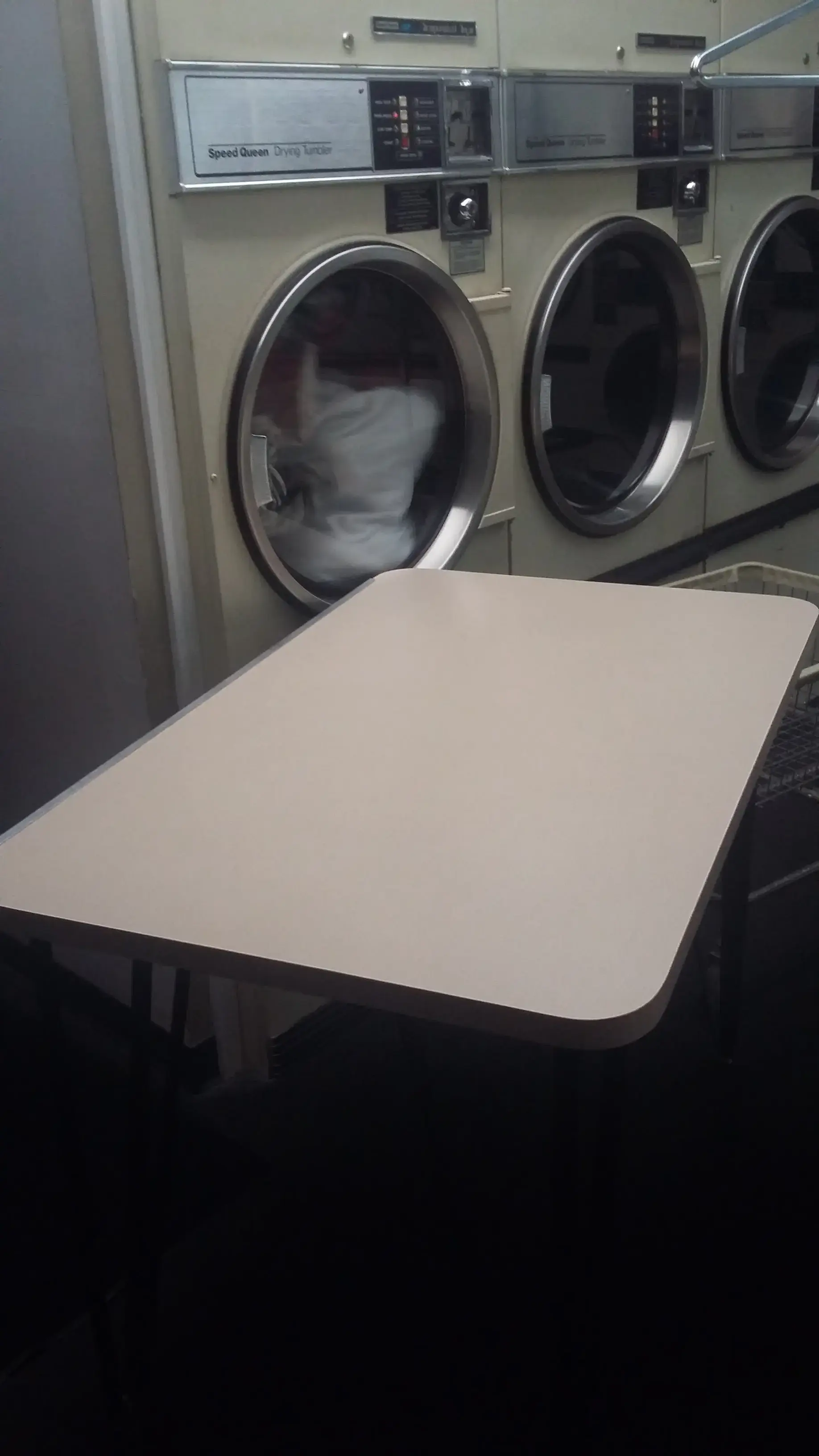 Laundry Works & Ultra Tanning thumbnail 5