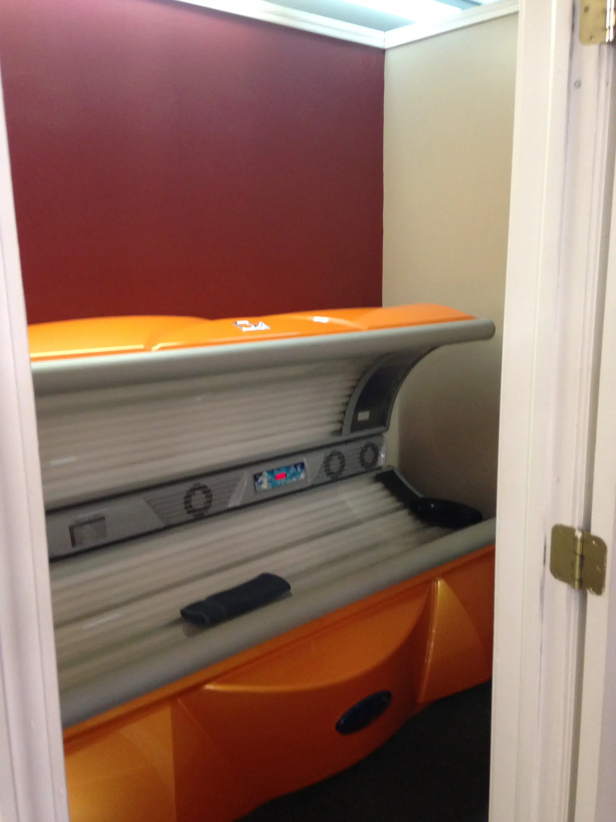 Laundry Works & Ultra Tanning - Image 15