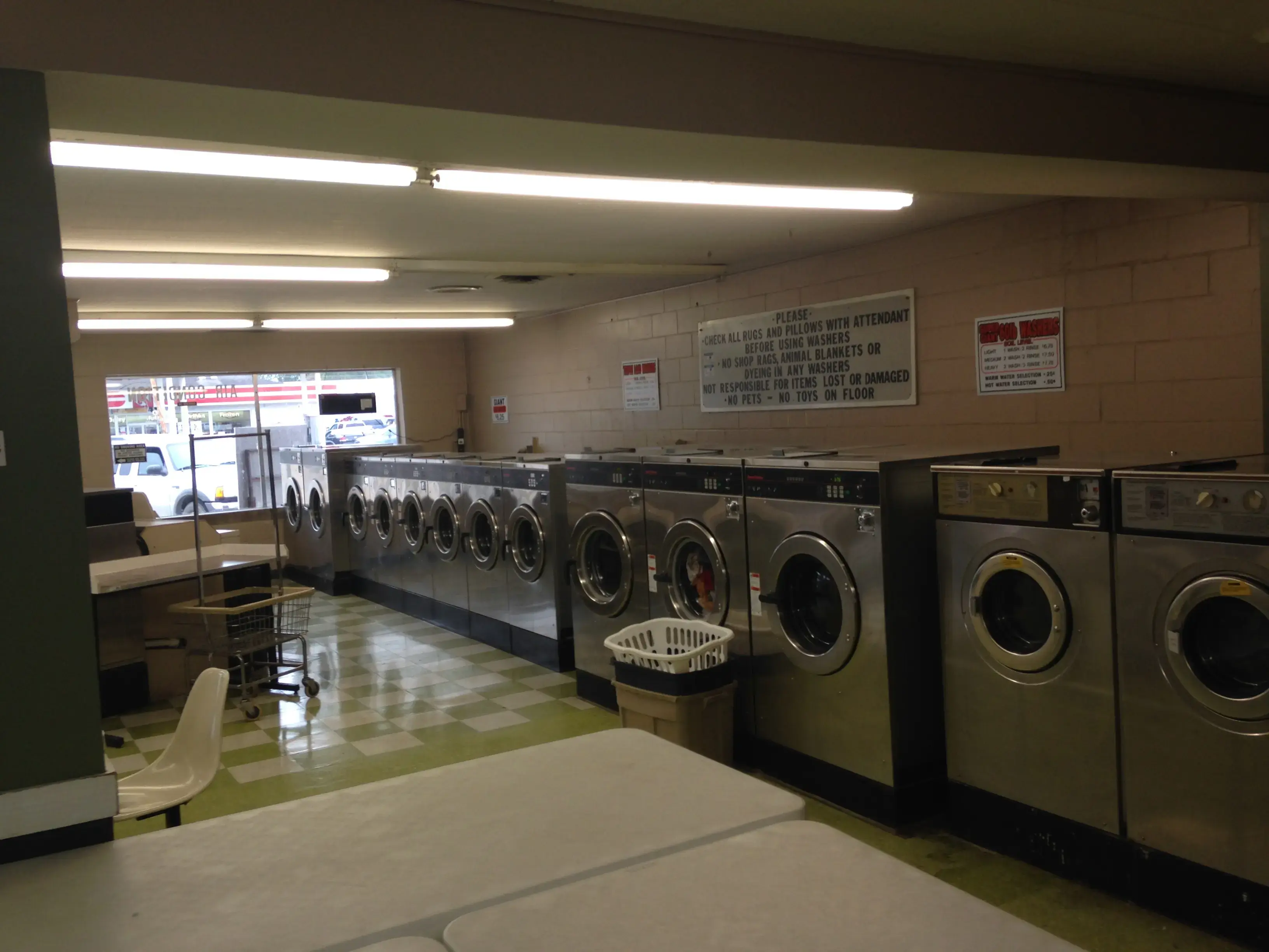 Laundry Works & Ultra Tanning thumbnail 16